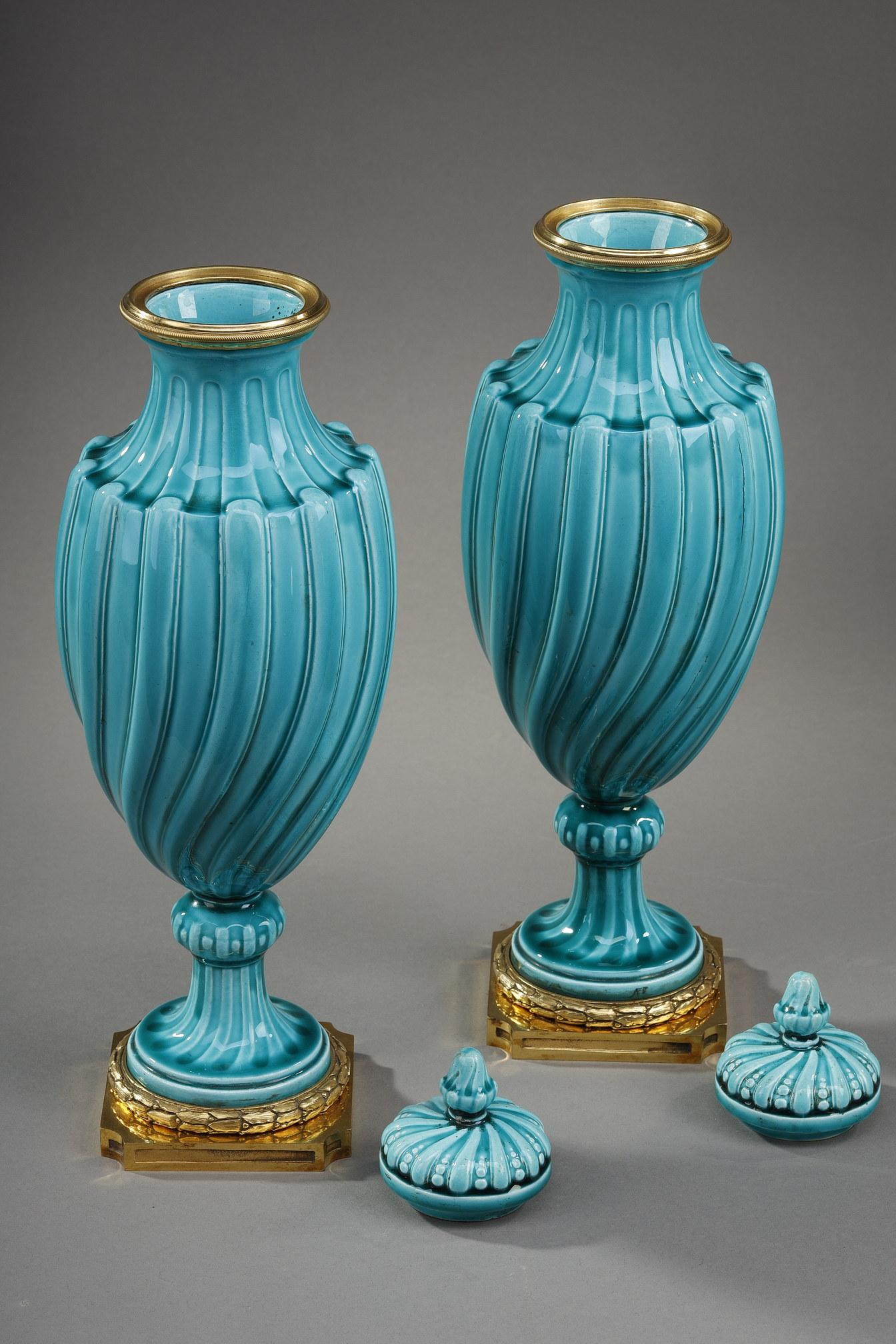 Pair of Louis XVI Style Covered Vases in Ceramic For Sale 2