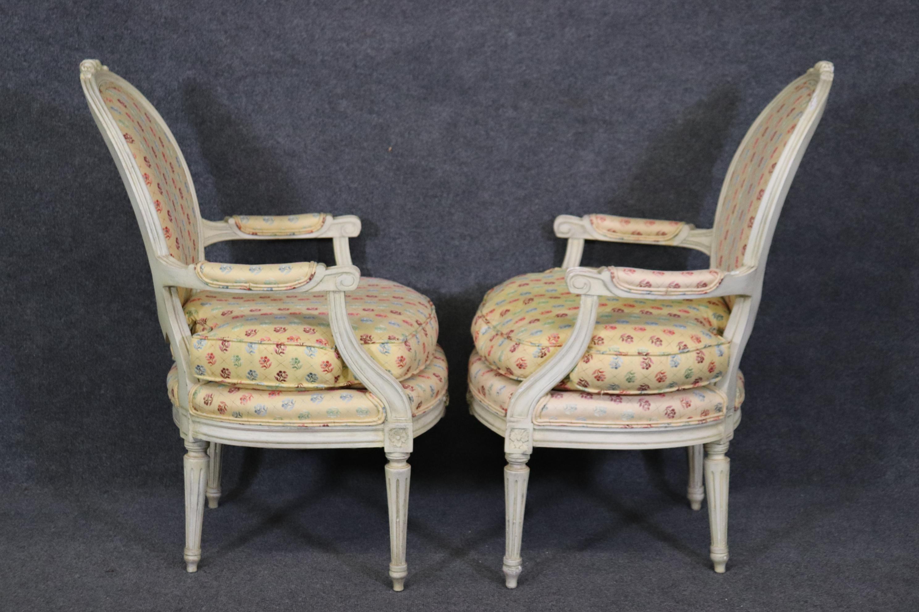 Pair of Louis XVI Style Creme Paint Decorated Armchairs In Good Condition For Sale In Swedesboro, NJ