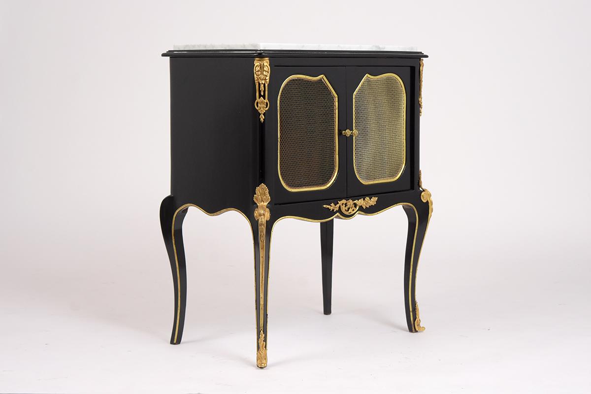 Mid-20th Century Pair of French Louis XVI Style Ebonized Nightstands