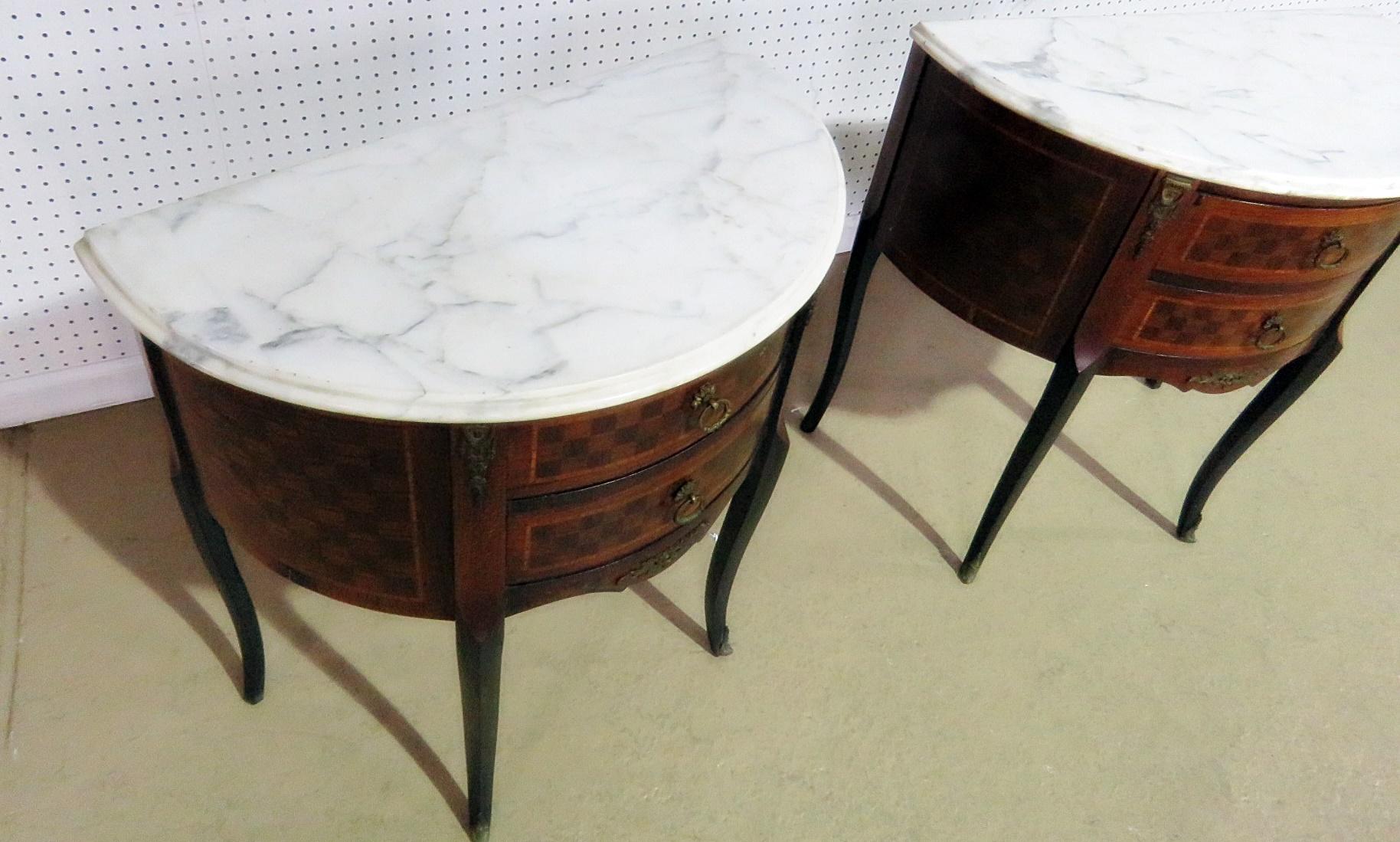 Pair of Louis XVI Style End Tables In Good Condition In Swedesboro, NJ