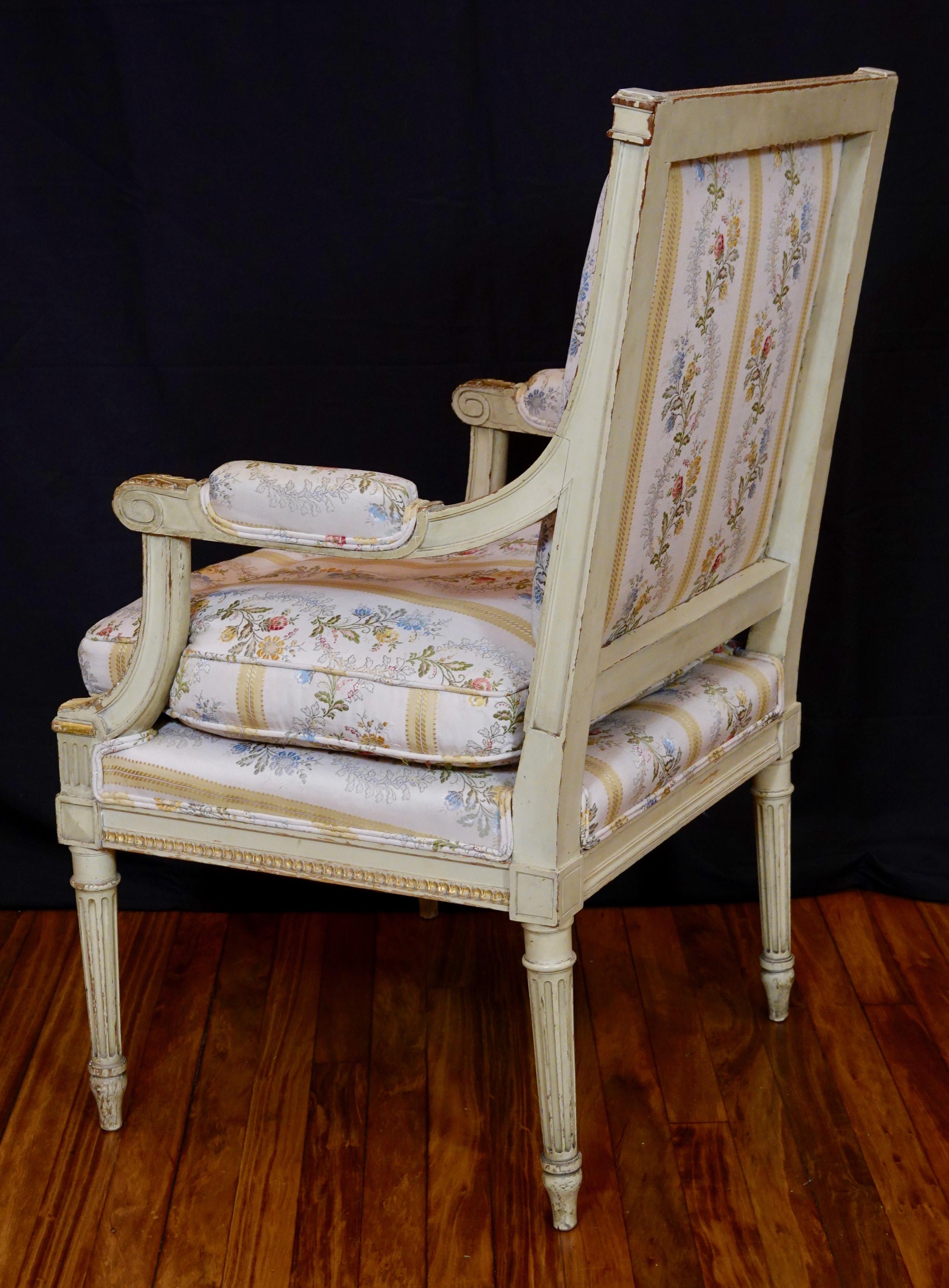 Pair of Louis XVI Style Fauteuils or Armchairs with Silk Lampas Fabric For Sale 4