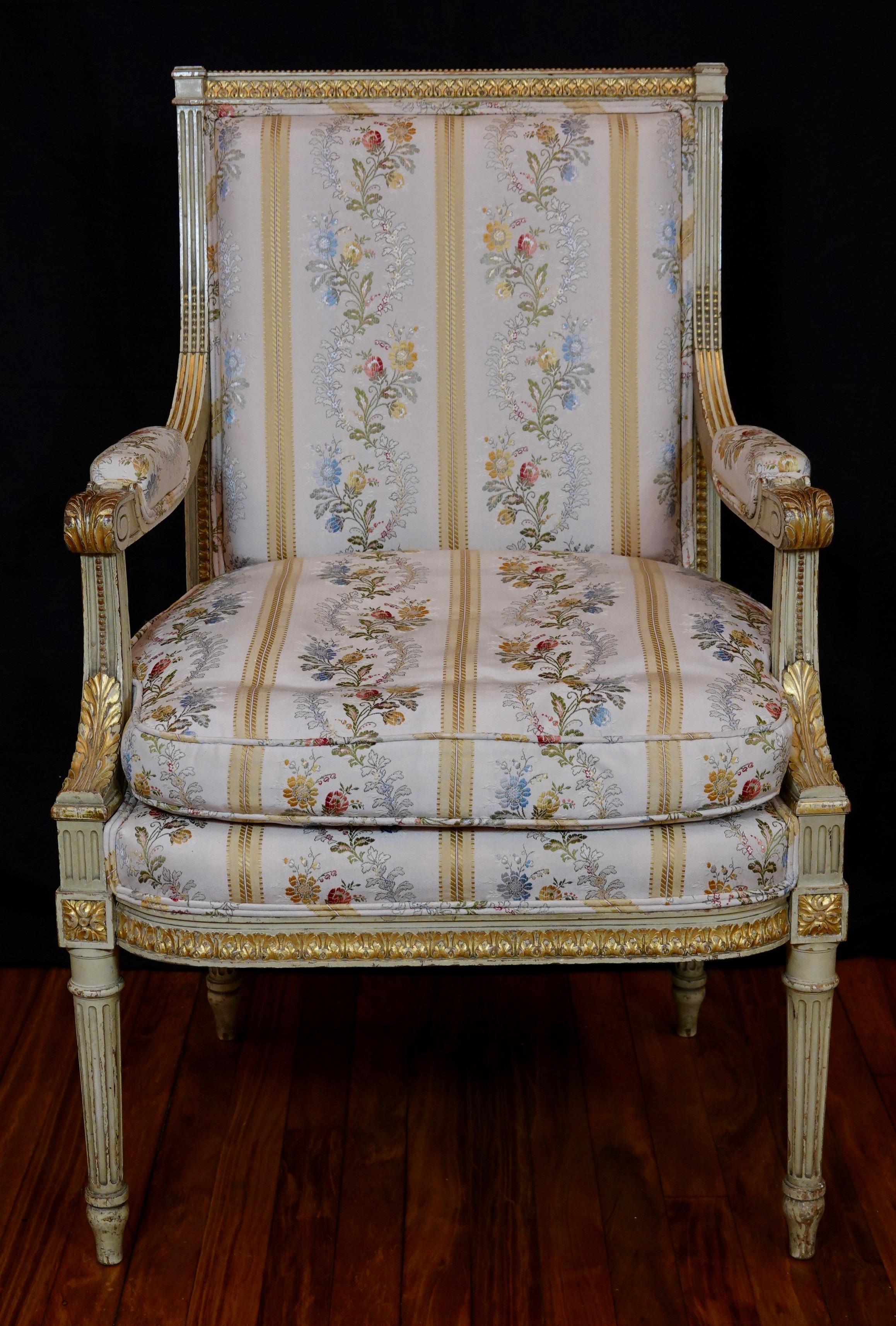 Pair of Louis XVI Style Fauteuils or Armchairs with Silk Lampas Fabric In Good Condition For Sale In Pembroke, MA