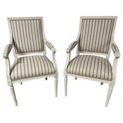 Paire de fauteuils Feuteille de style Louis XVI