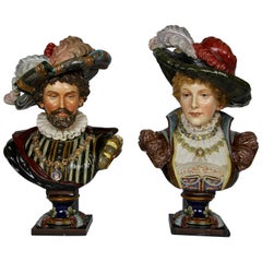 Paire de bustes royaux en porcelaine de style Louis XVI en majolique française