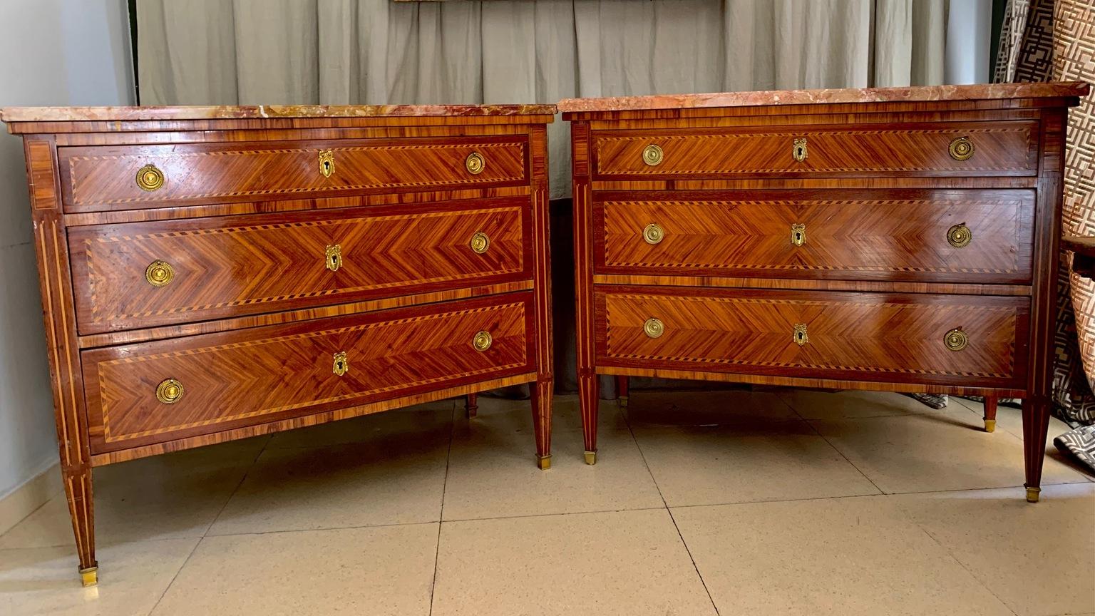 Pair of Louis XVI Style French Marquetry and Fruitwood Commodes  In Good Condition In Madrid, ES