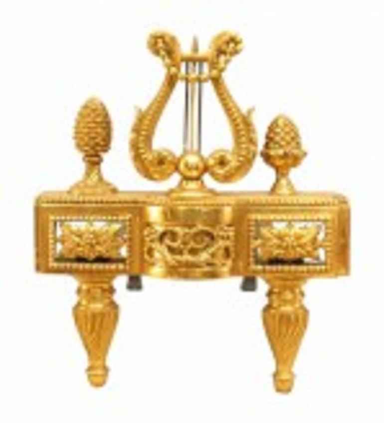 Paire de chenets de style Louis XVI en bronze doré Excellent état - En vente à Queens, NY