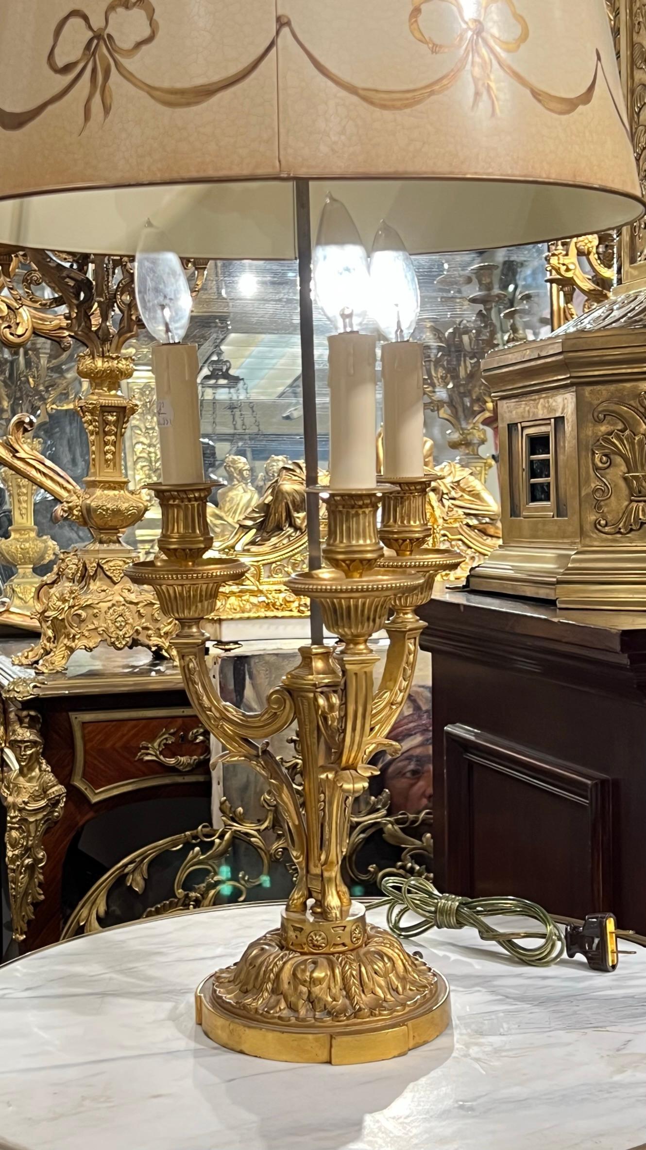 Pair of Louis XVI style  Gilt Bronze Bouillotte Lamps In Good Condition For Sale In New York, NY