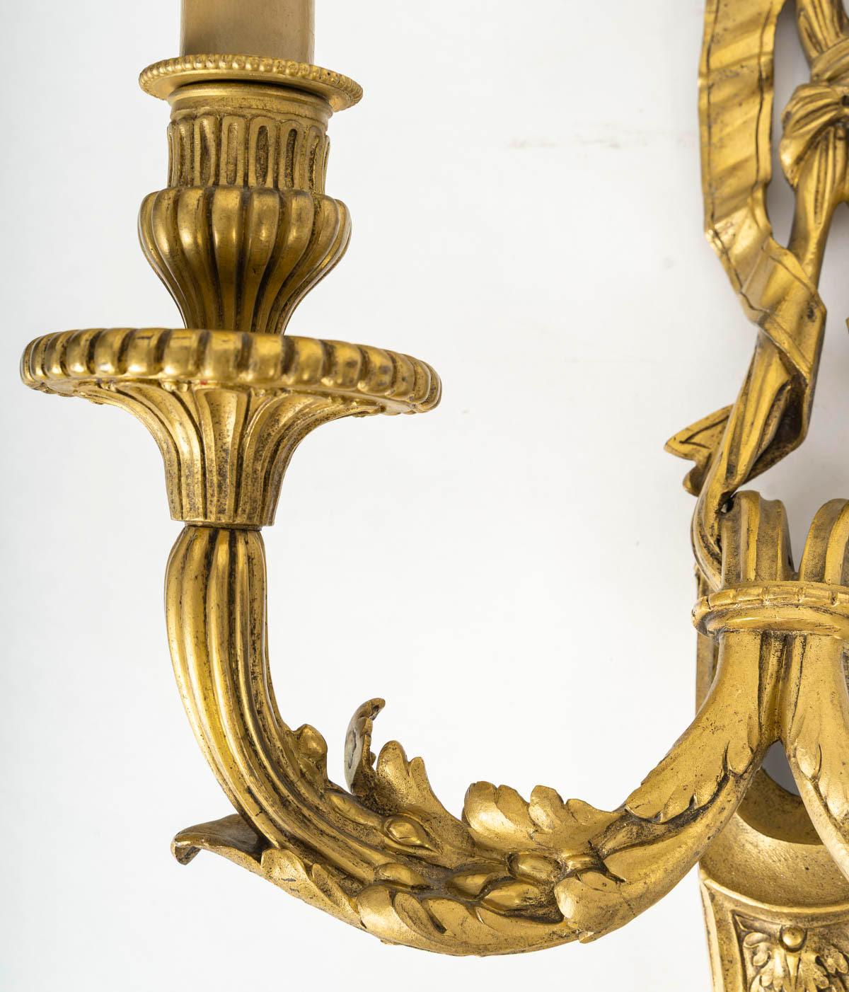Pair of Louis XVI Style Gilt Bronze Wall Lights, Napoleon III Period. In Good Condition For Sale In Saint-Ouen, FR