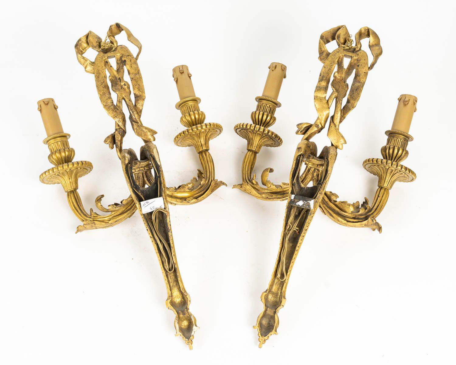 Pair of Louis XVI Style Gilt Bronze Wall Lights, Napoleon III Period. For Sale 2