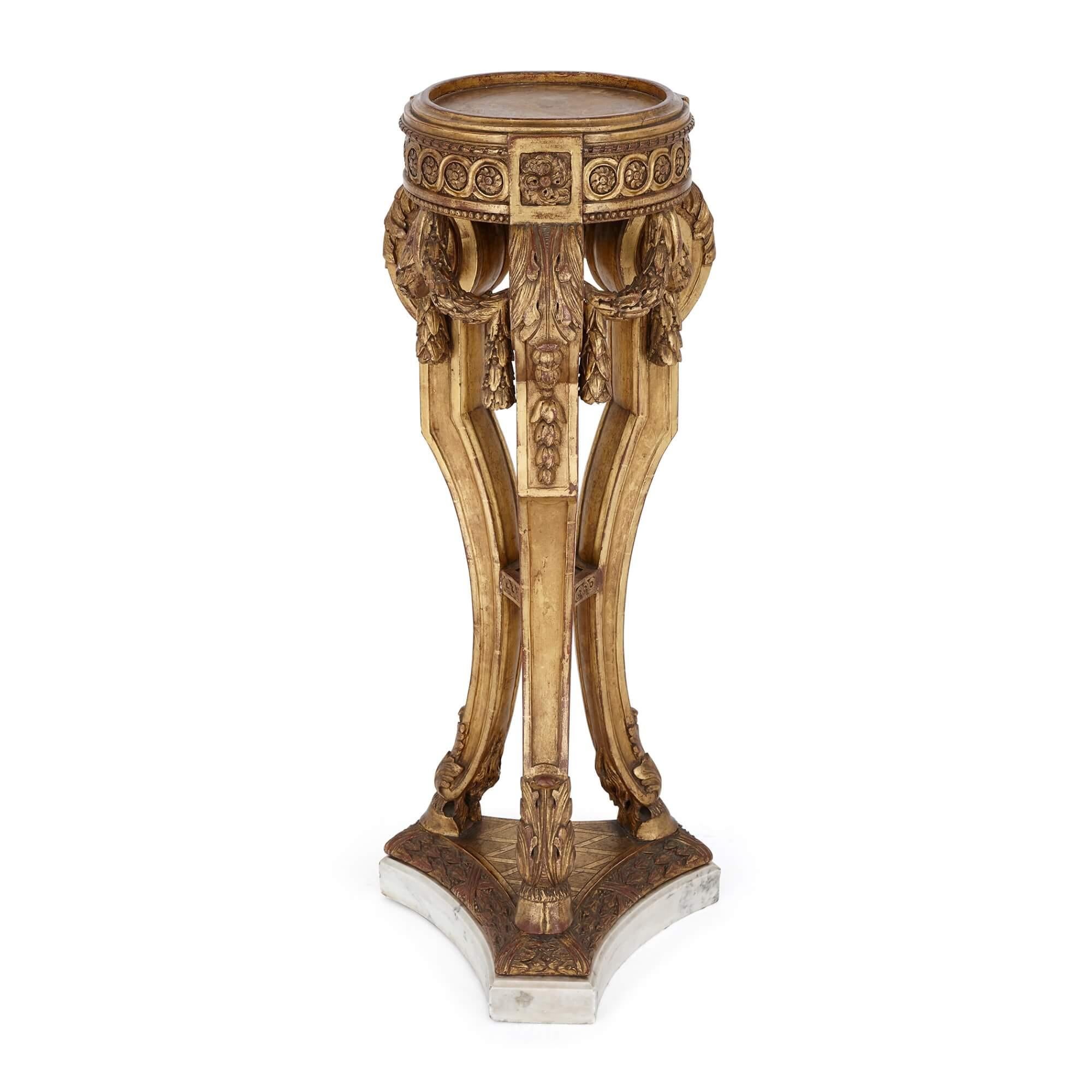 Pareja de pedestales de madera dorada y mármol estilo Luis XVI Dorado en venta