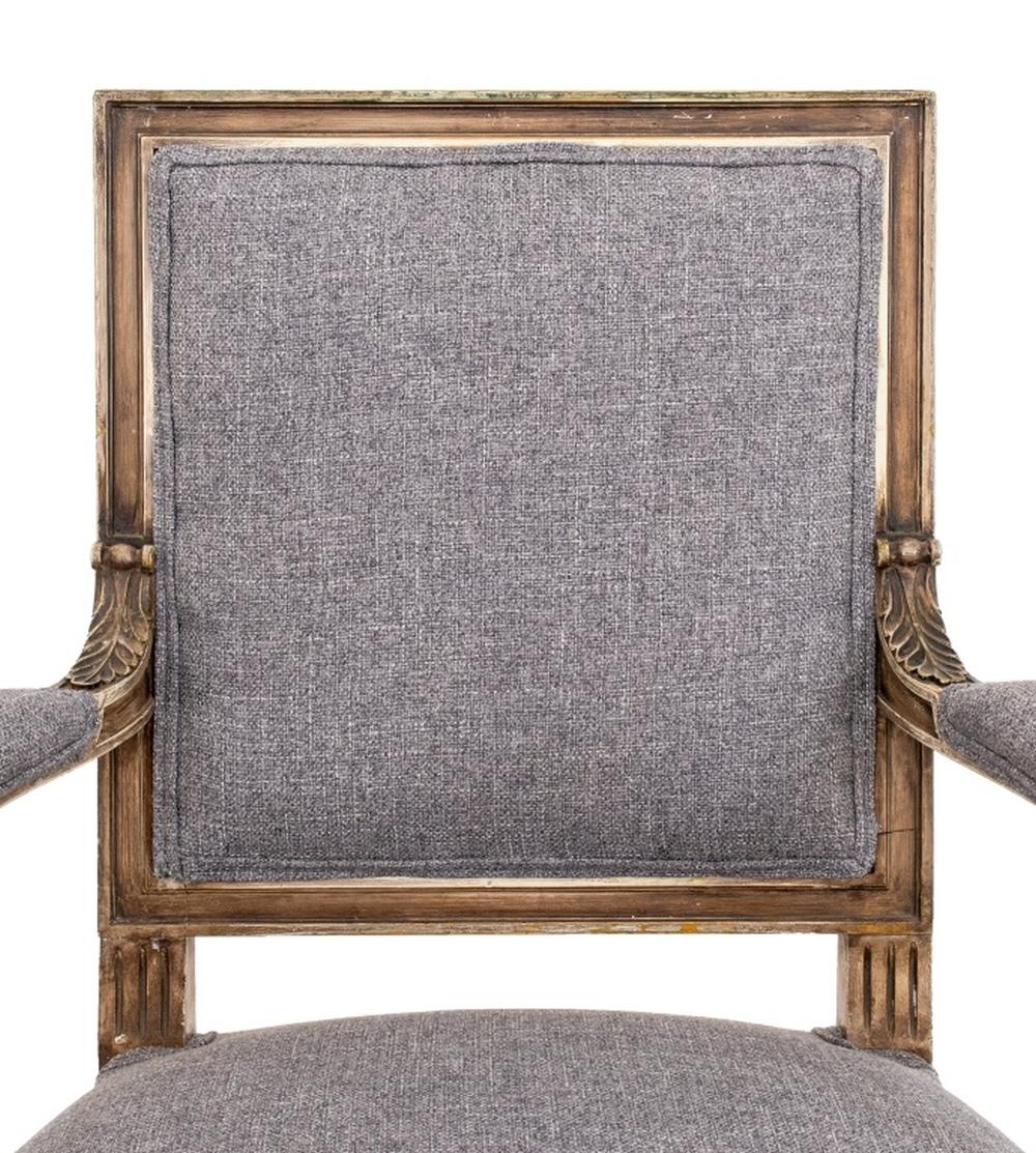 XIXe siècle Paire de fauteuils de style Louis XVI peints en gris en vente
