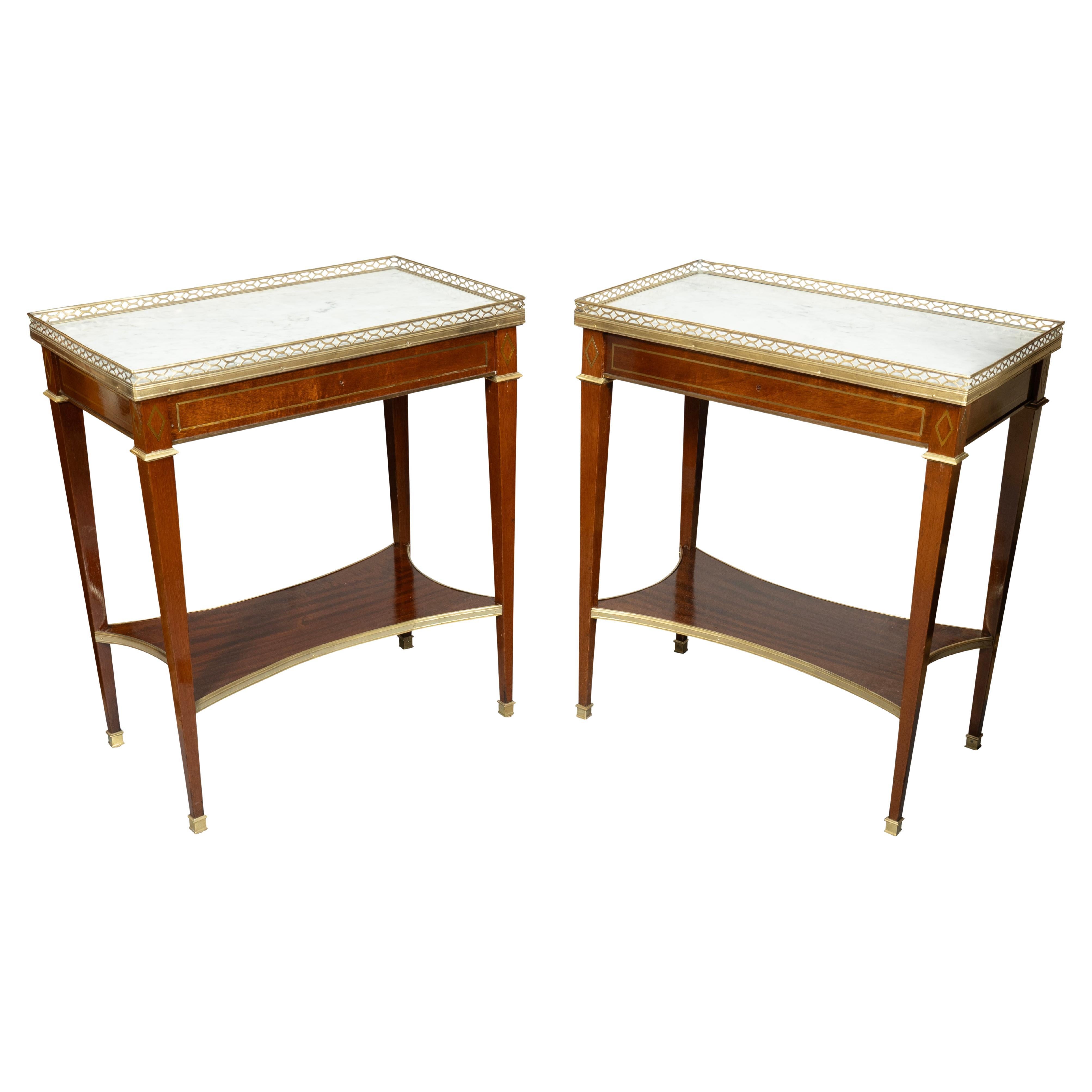 Paar Mahagoni-Tische im Louis-XVI-Stil mit Intarsien aus Messing