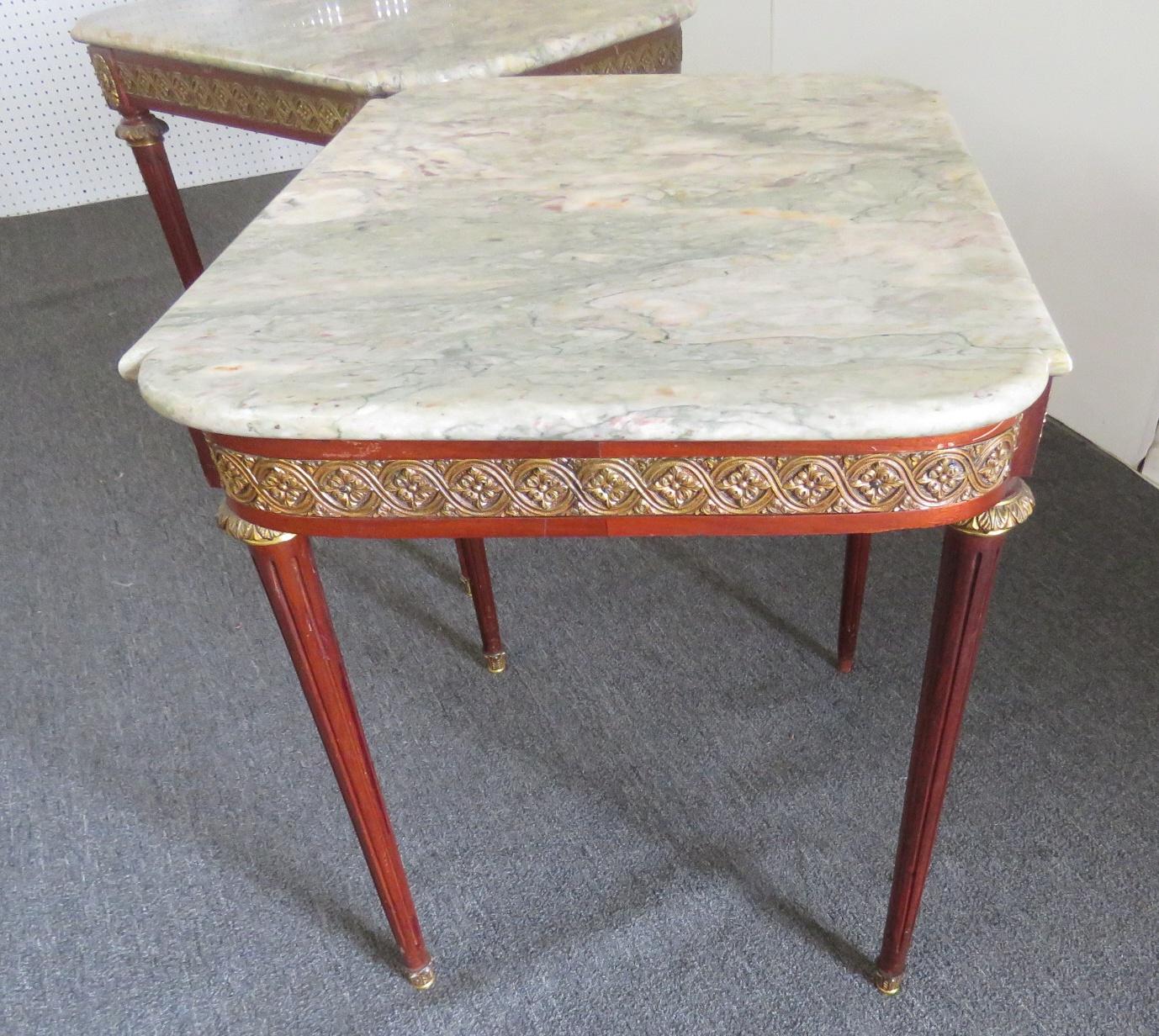 20th Century Pair of Louis XVI Style Marble-Top End Tables mann. Forest