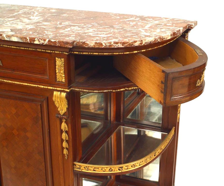 Bronzo Coppia di credenze in mogano con piano in marmo in stile Luigi XVI in vendita