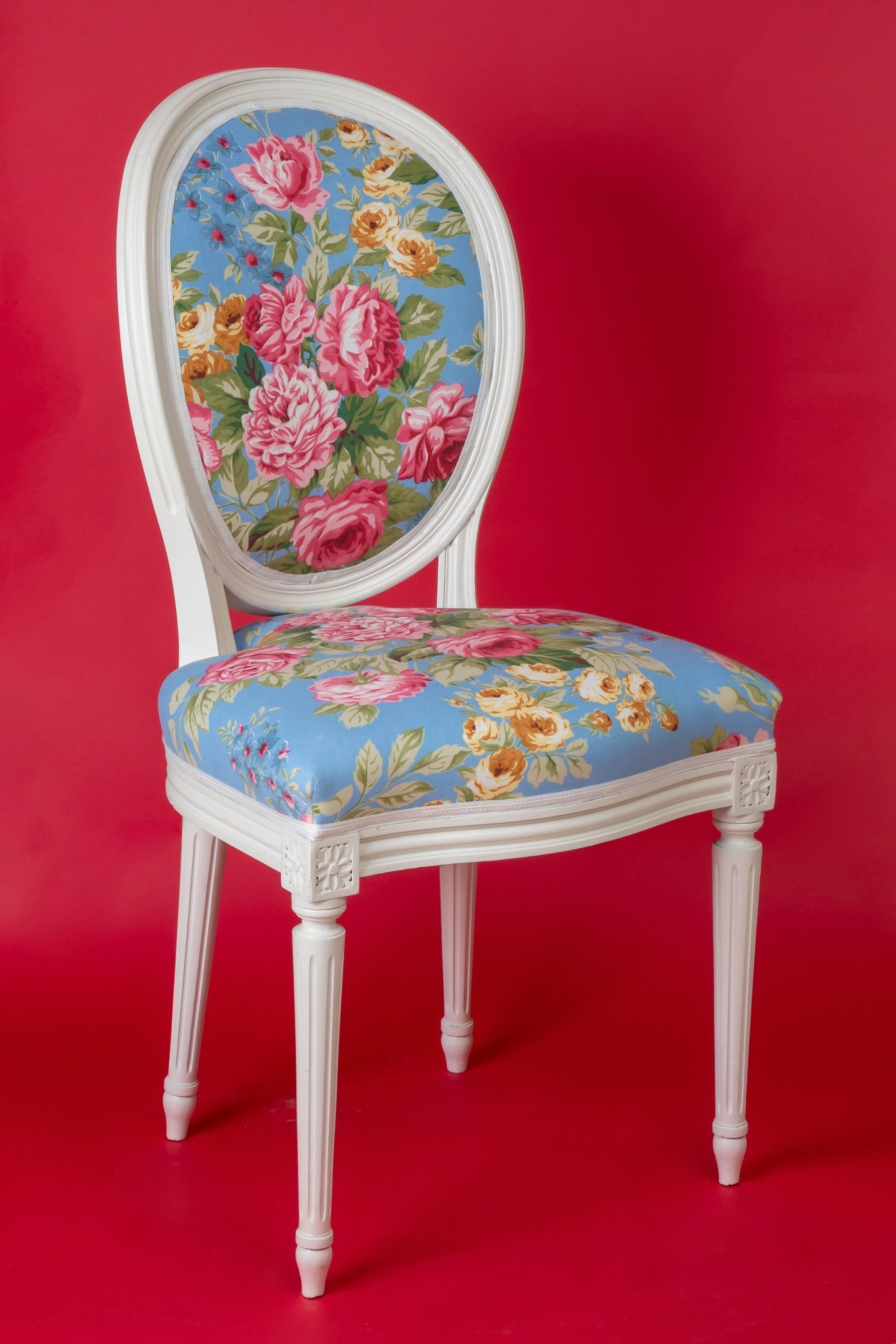 19th Century Pair of Louis XVI Style Medallion Chairs, with Peony Flowers Pattern For Sale