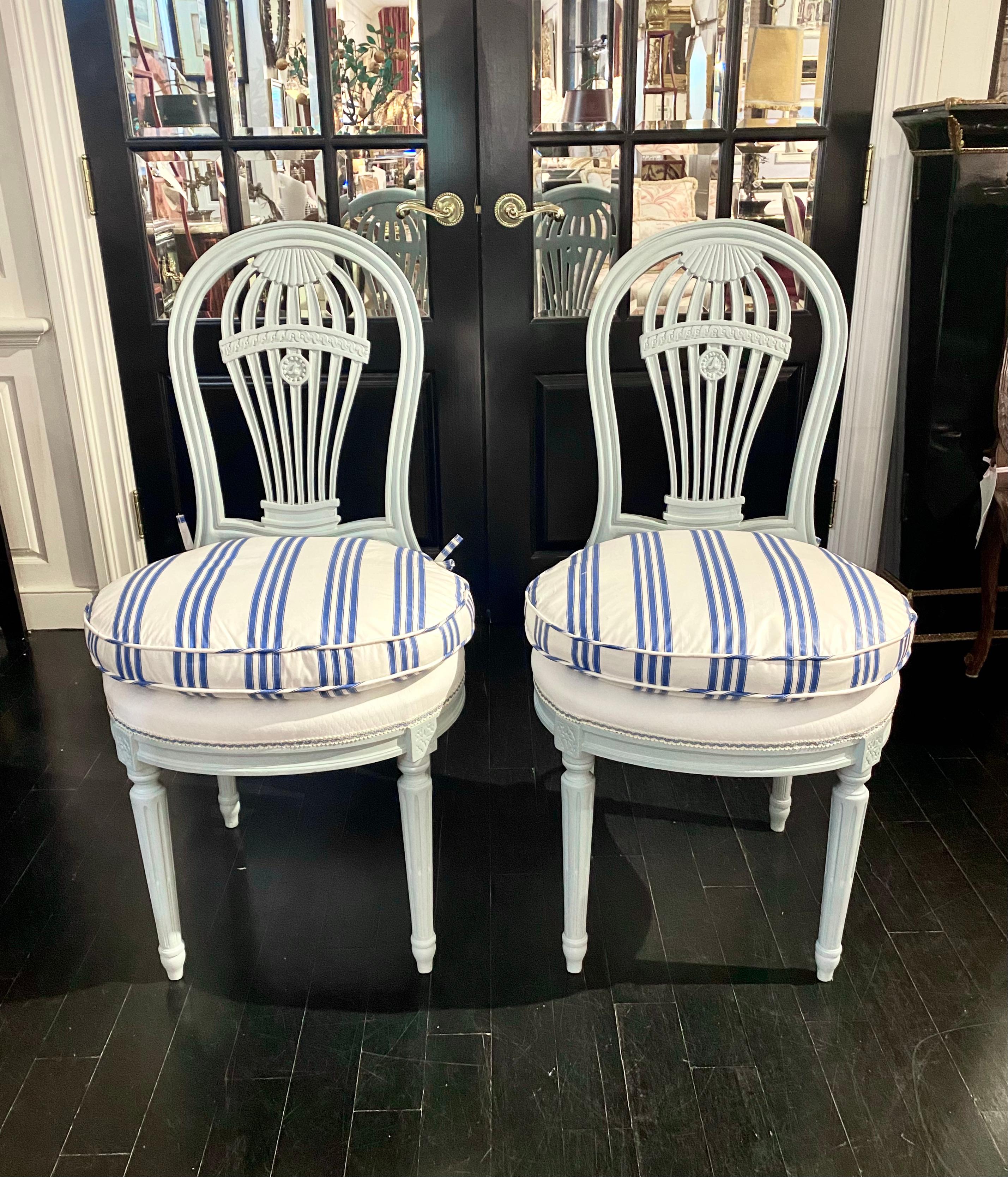 Pair of Louis XVI Style Montgolfiere Balloon-Back French Chairs 5
