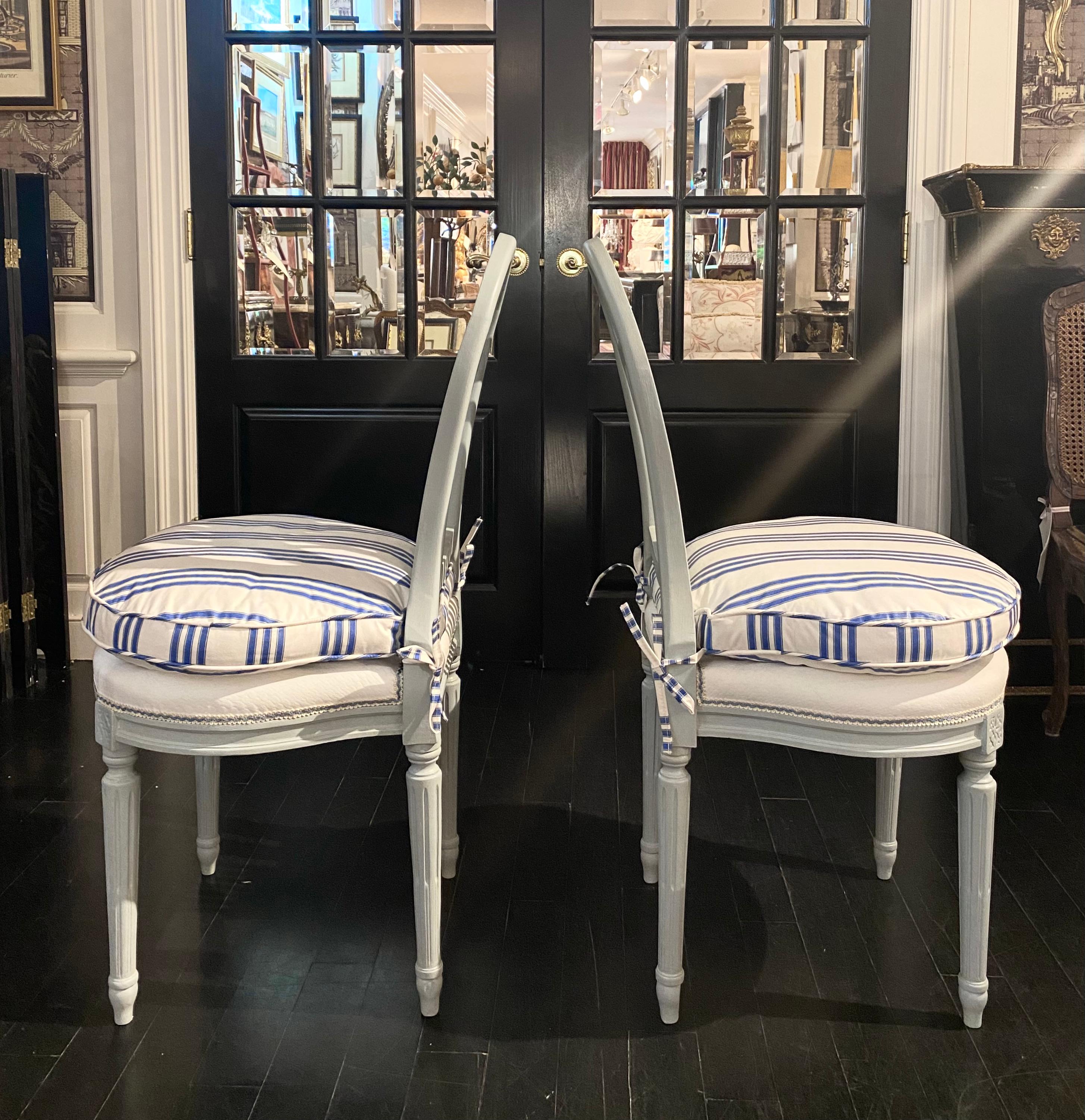Pair of Louis XVI Style Montgolfiere Balloon-Back French Chairs 6