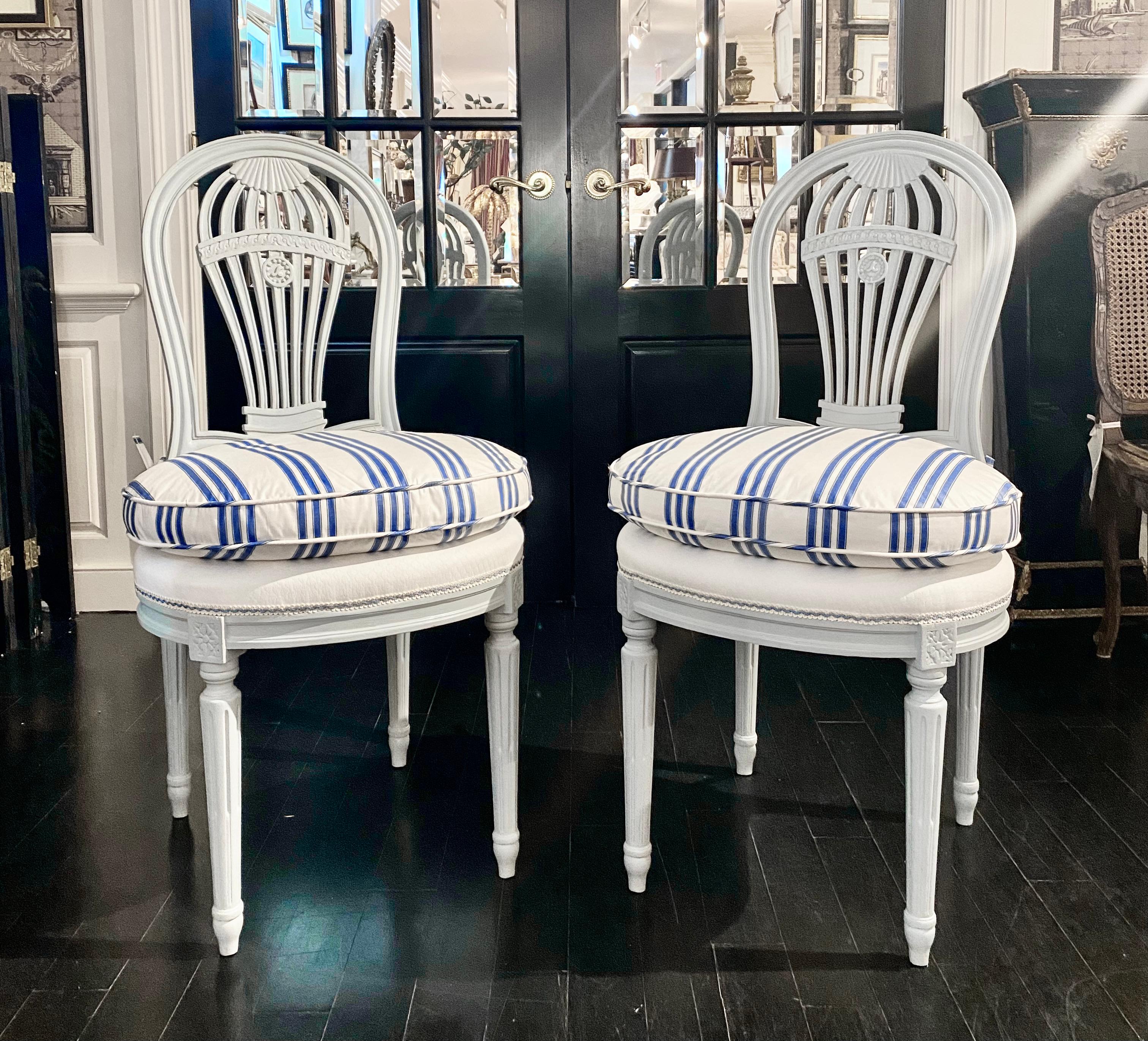 Pair of Louis XVI Style Montgolfiere Balloon-Back French Chairs 1