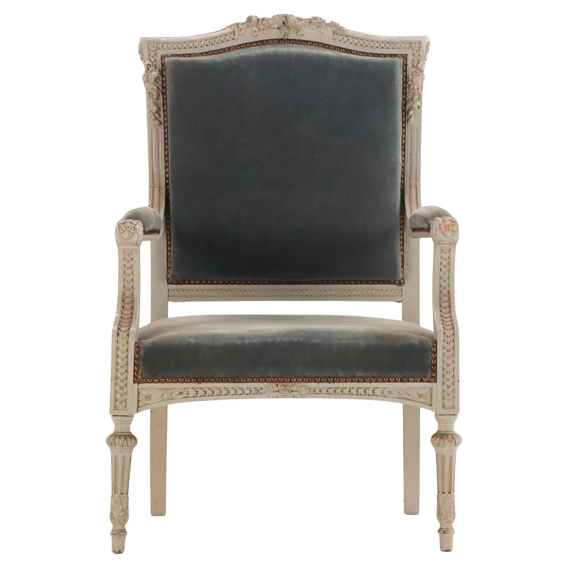 Pareja de sillones franceses de estilo Luis XVI (neoclásico), finales del siglo XIX Francés en venta