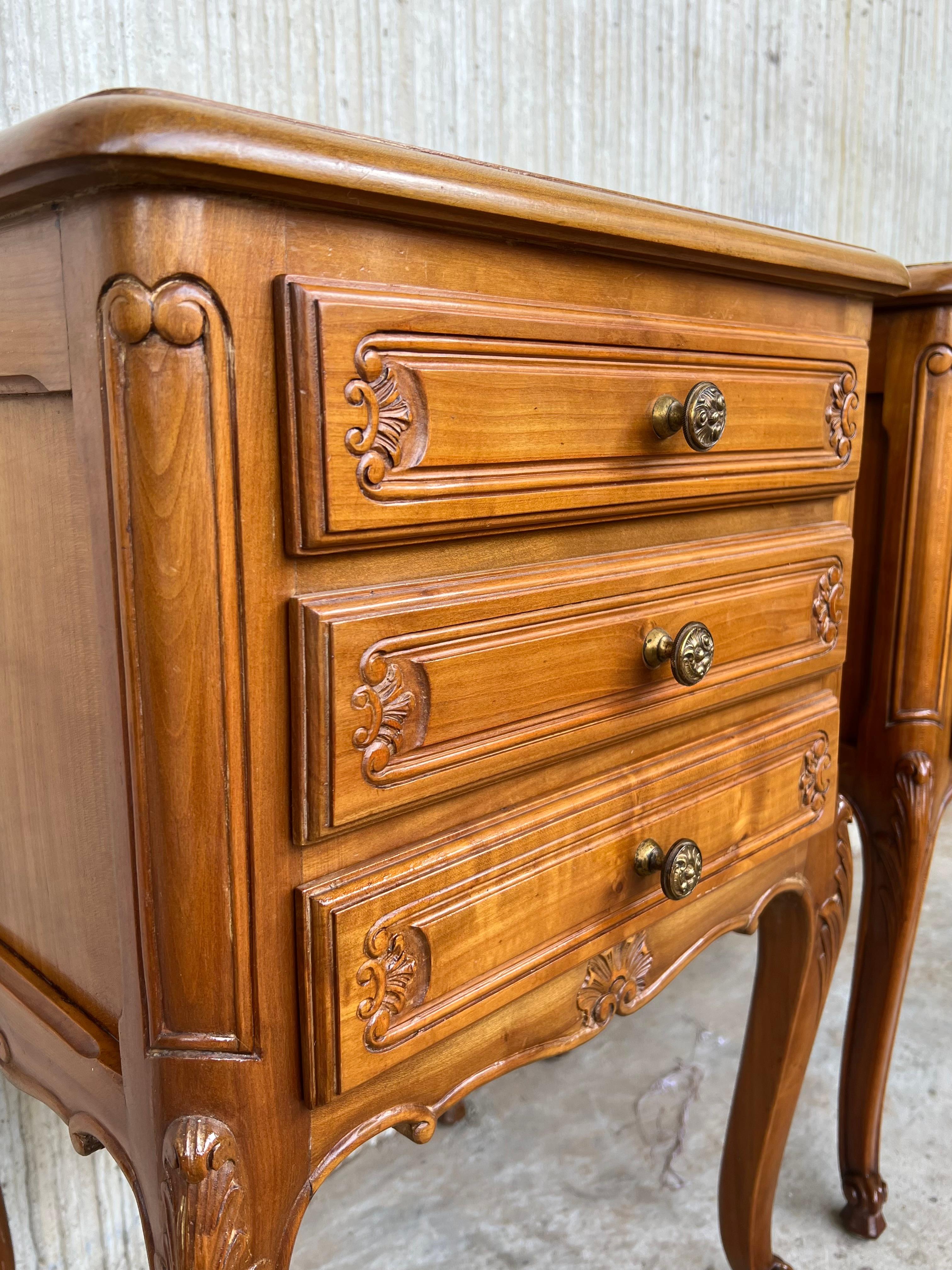 Pair of Louis XVI Style Nightstands with Three Drawers and Cabriole Legs For Sale 4