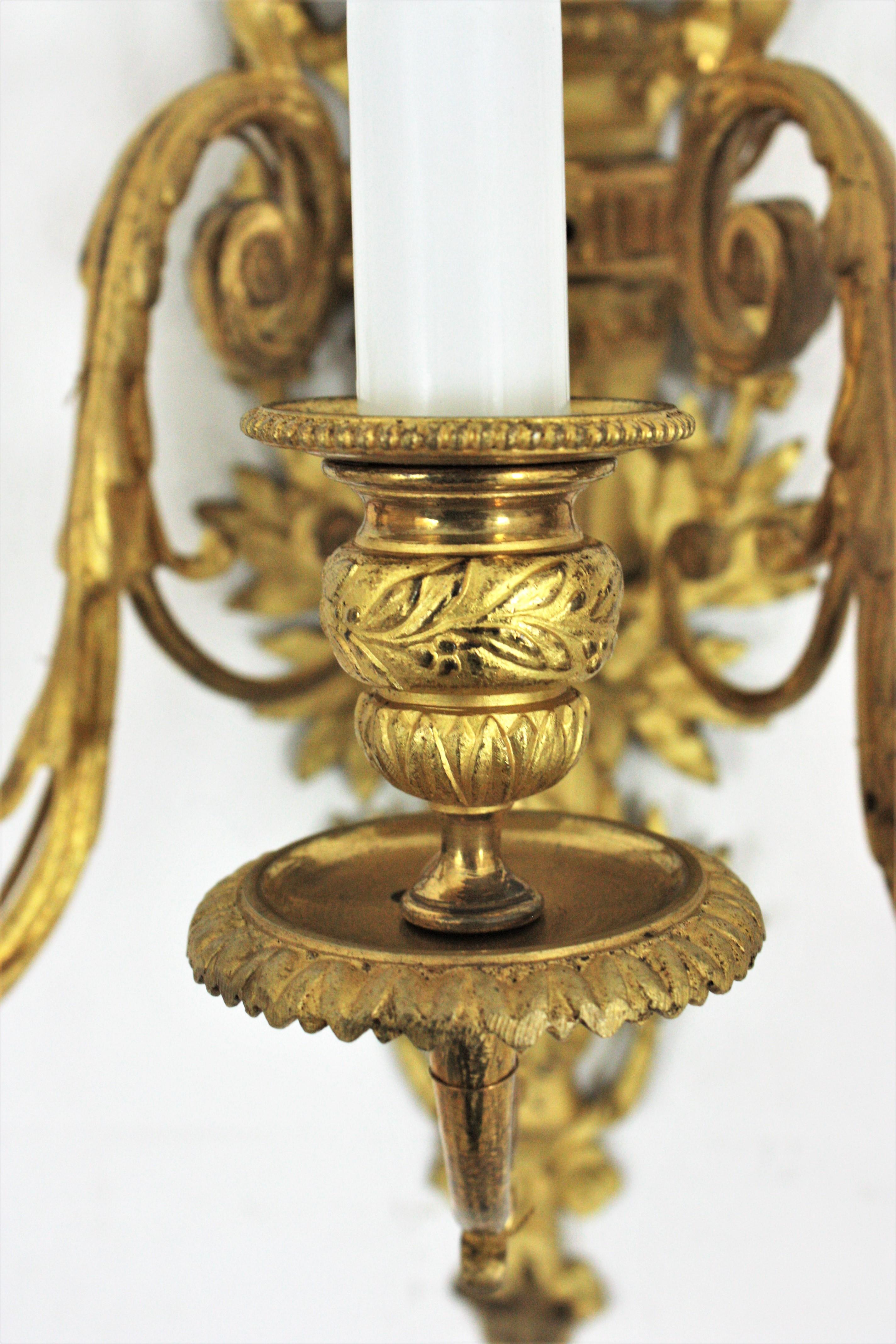 Pair of French Louis XVI Style Sconces in Ormolu In Good Condition For Sale In Barcelona, ES