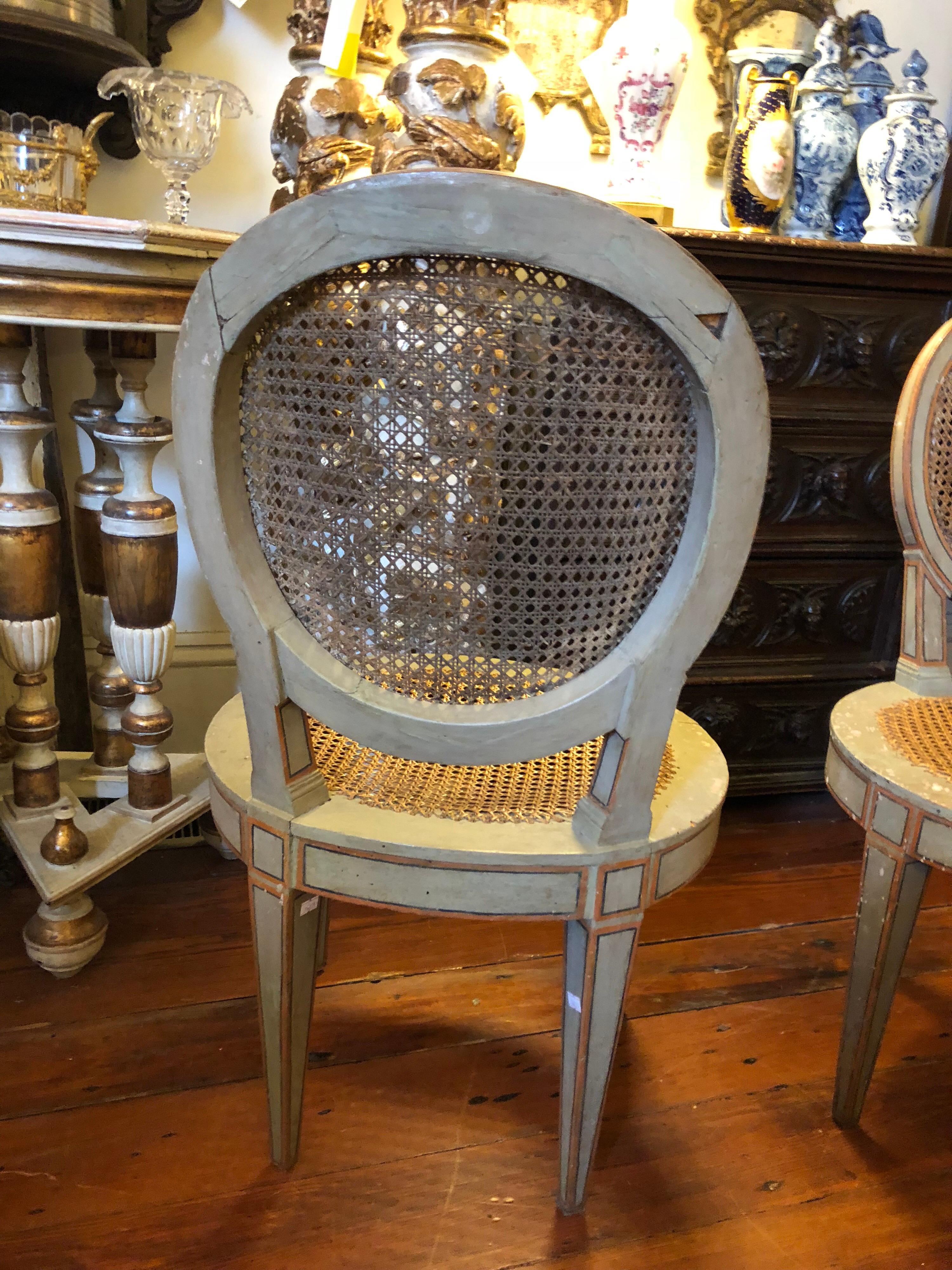 Pair of Louis XVI Style Oval Back Painted Chairs In Good Condition For Sale In Natchez, MS
