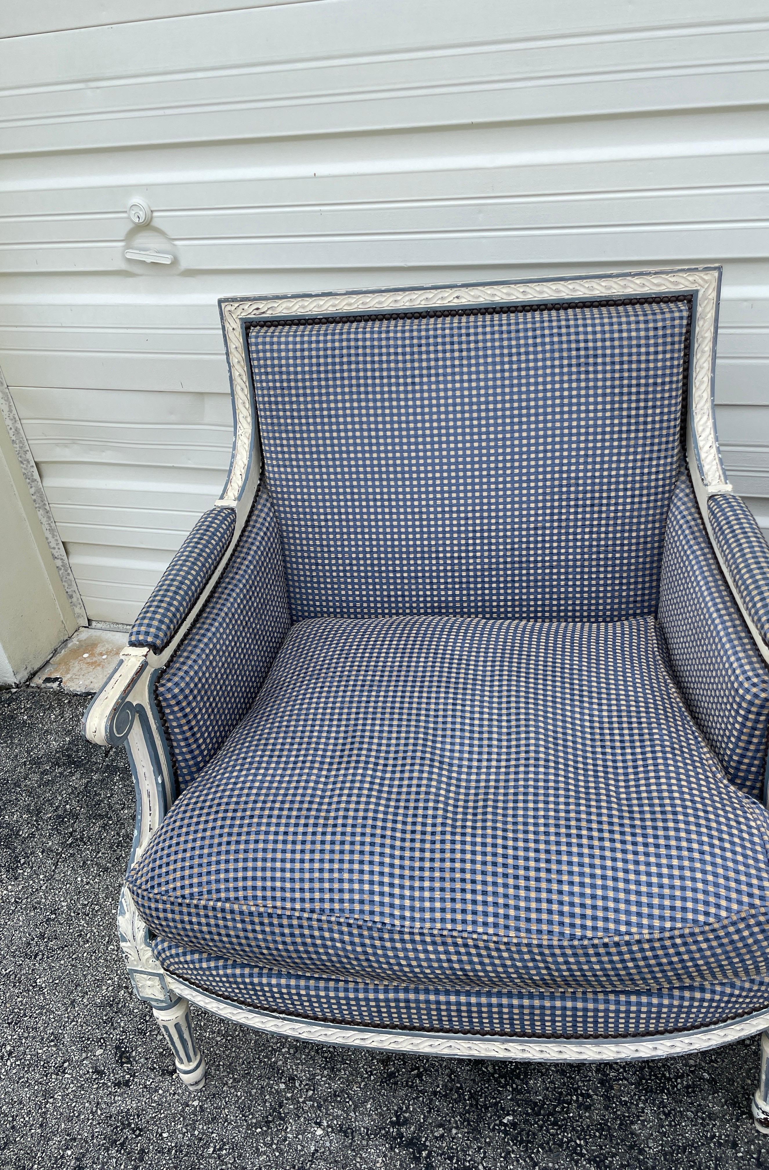 Paar bemalte Stühle im Stil Louis XVI aus Bergere (Französisch) im Angebot