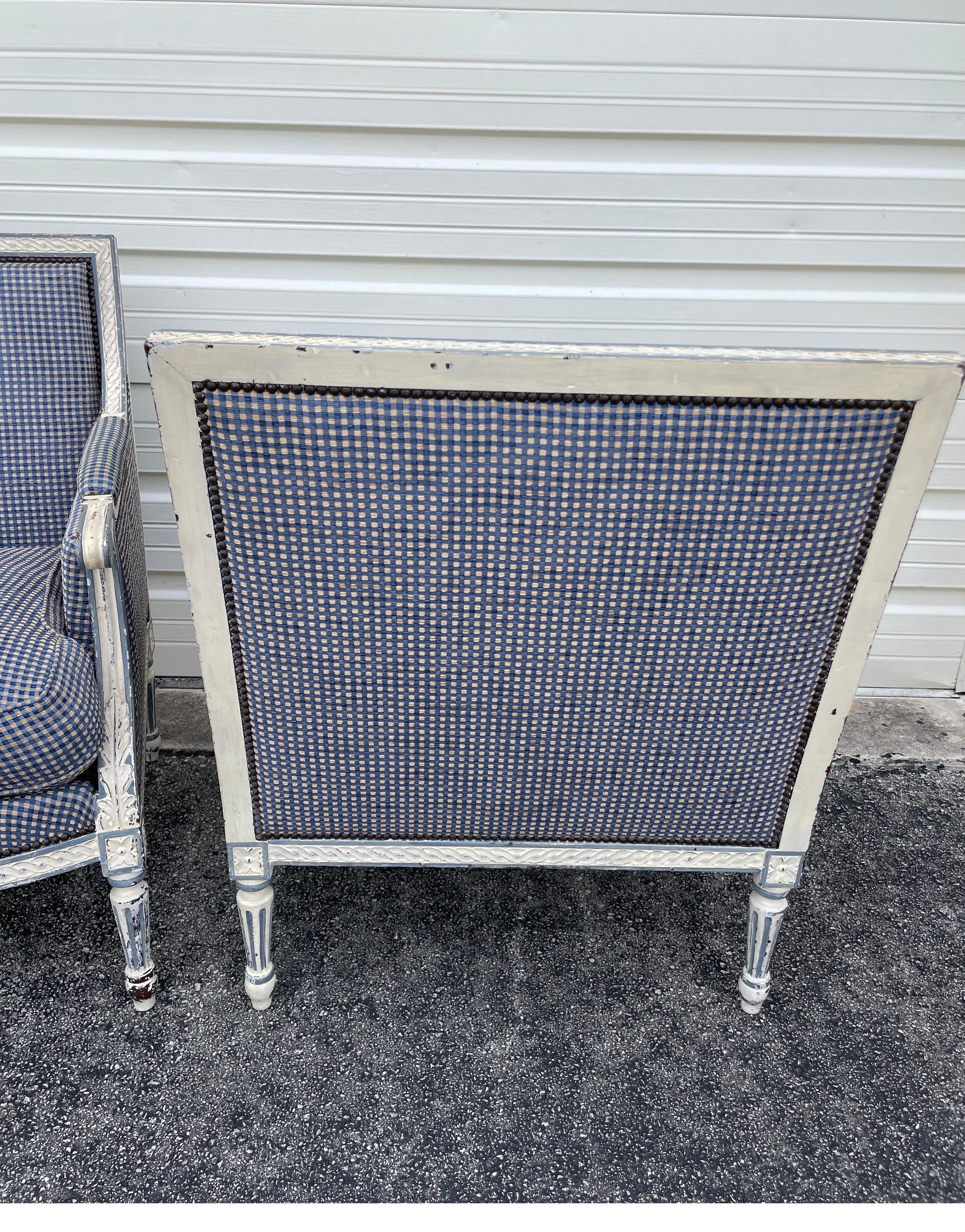Paar bemalte Stühle im Stil Louis XVI aus Bergere im Angebot 2