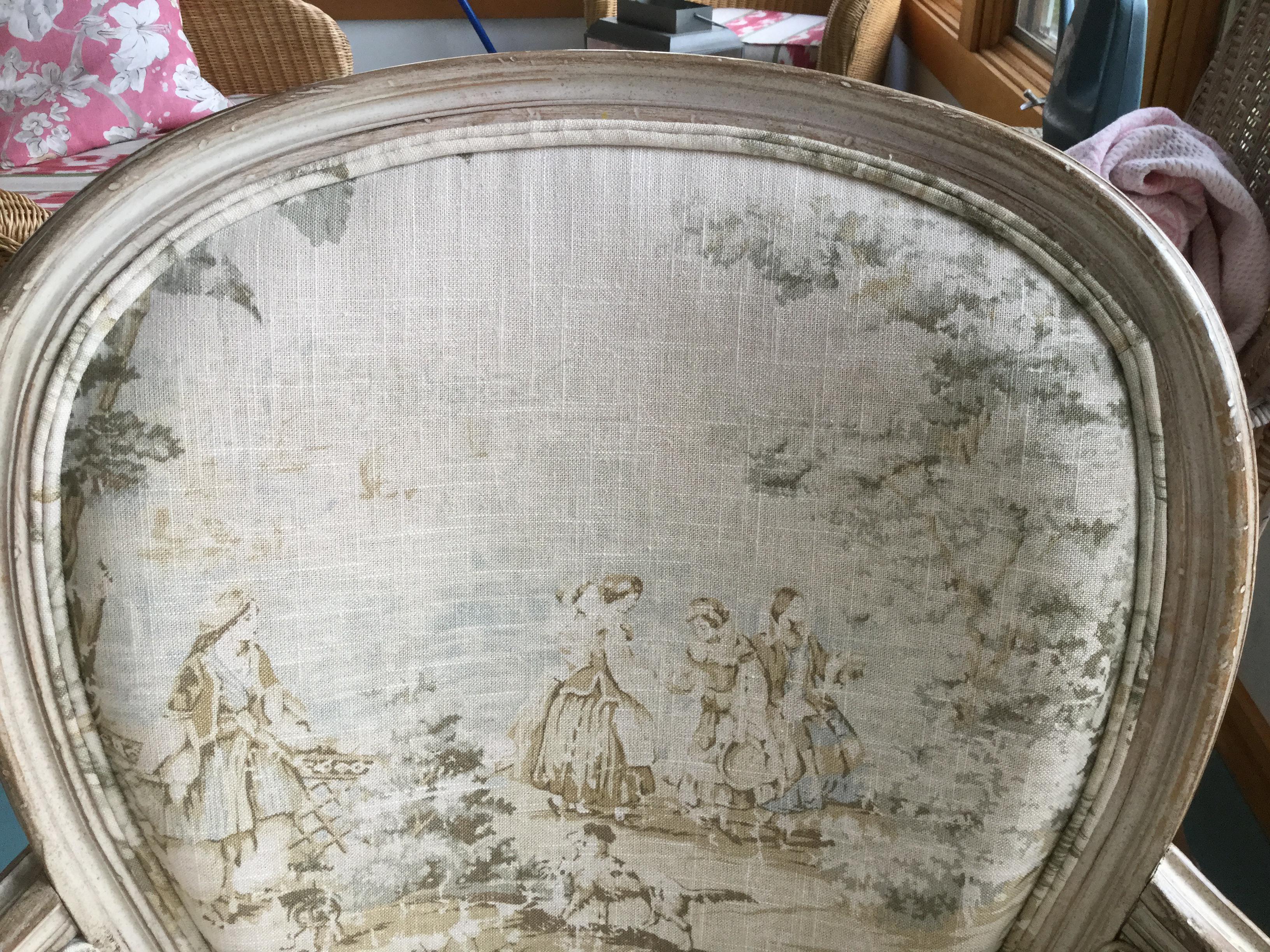 Pair of Louis XVI Style Painted Chairs In Good Condition In Livingston, NJ