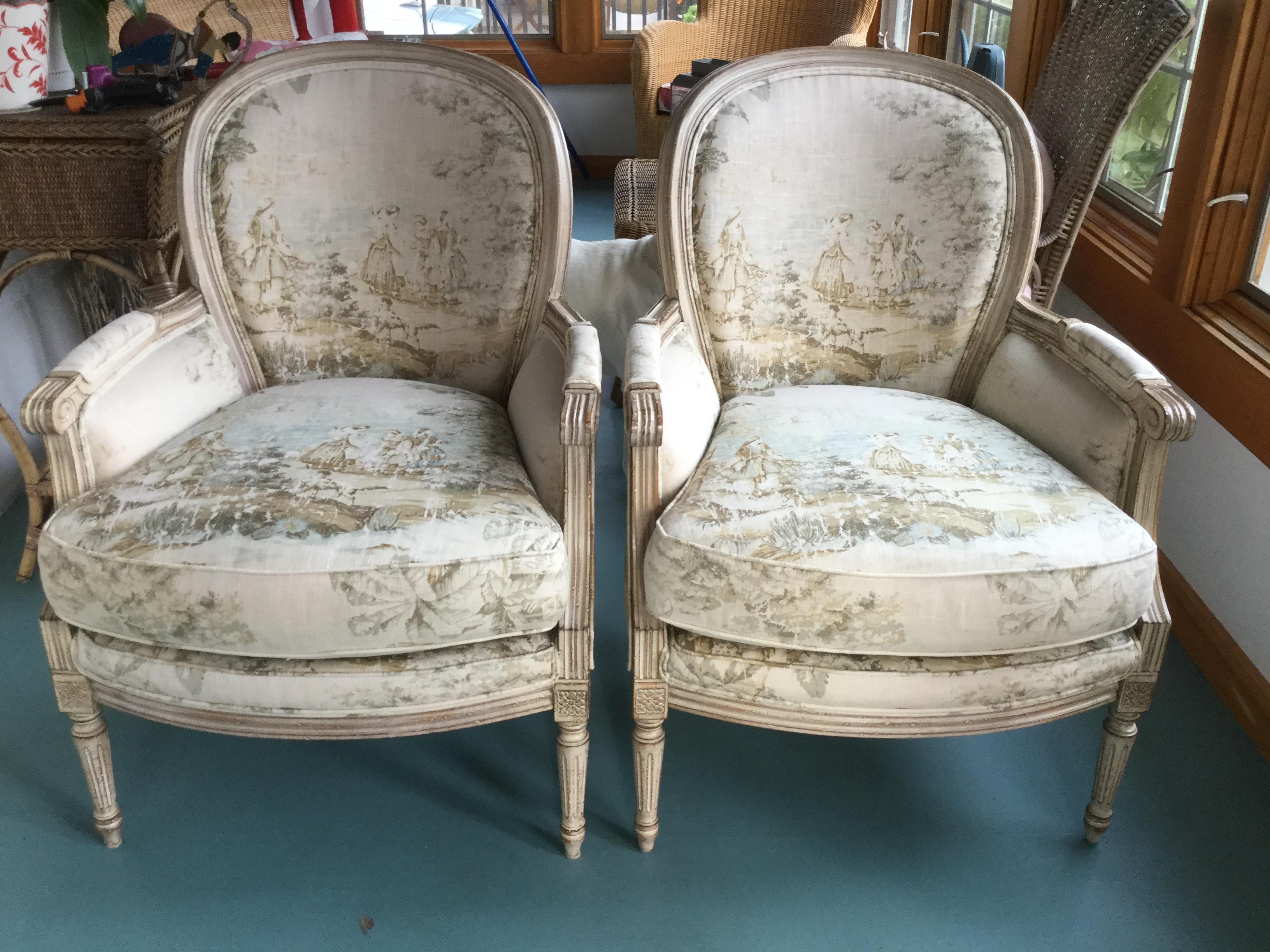 20th Century Pair of Louis XVI Style Painted Chairs