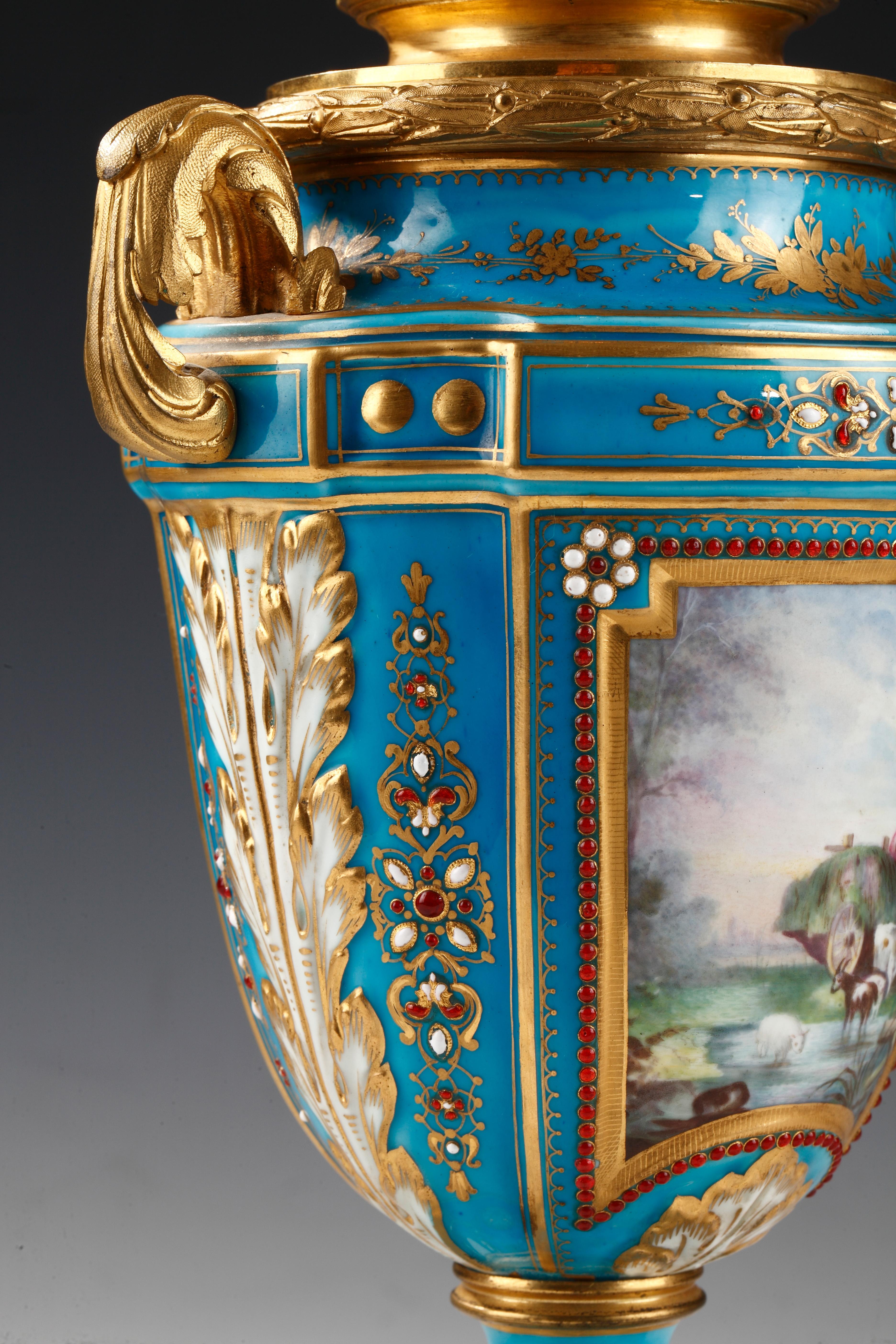 Pareja de jarrones candelabro de porcelana 