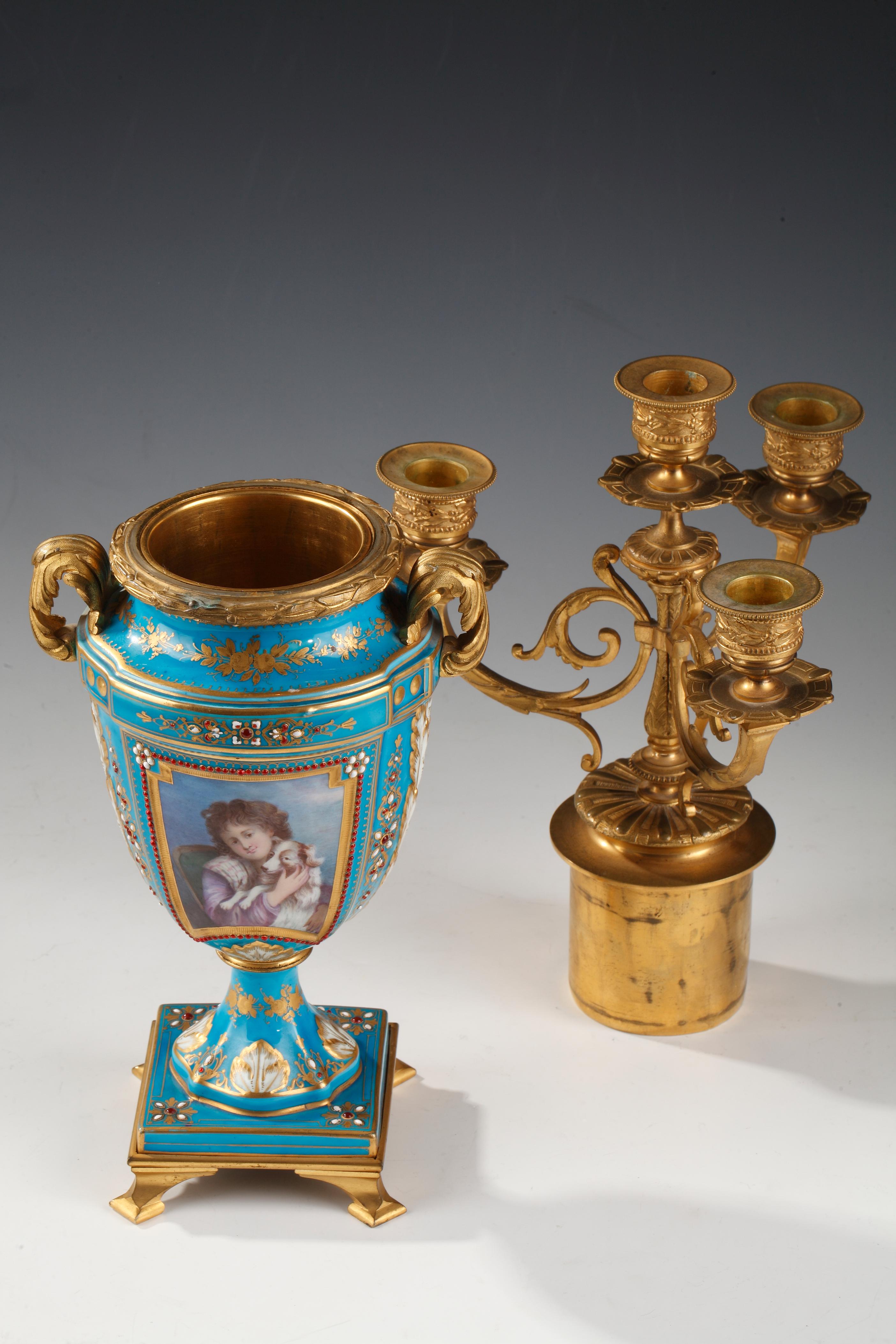 Pareja de jarrones candelabro de porcelana 