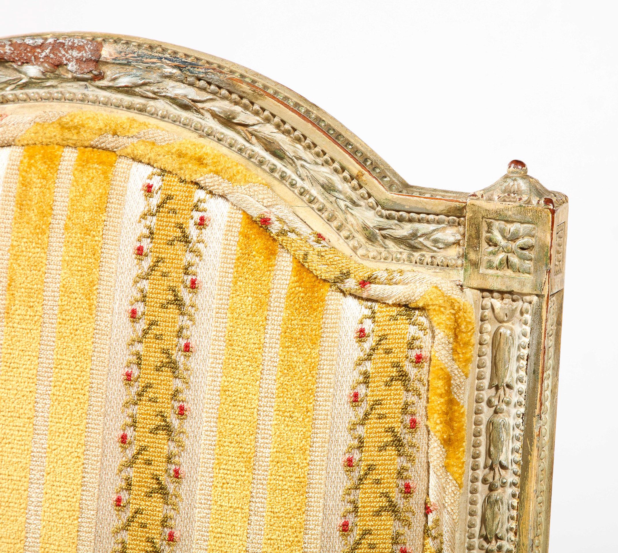 Paire de chaises d'appoint de style Louis XVI en vente 5