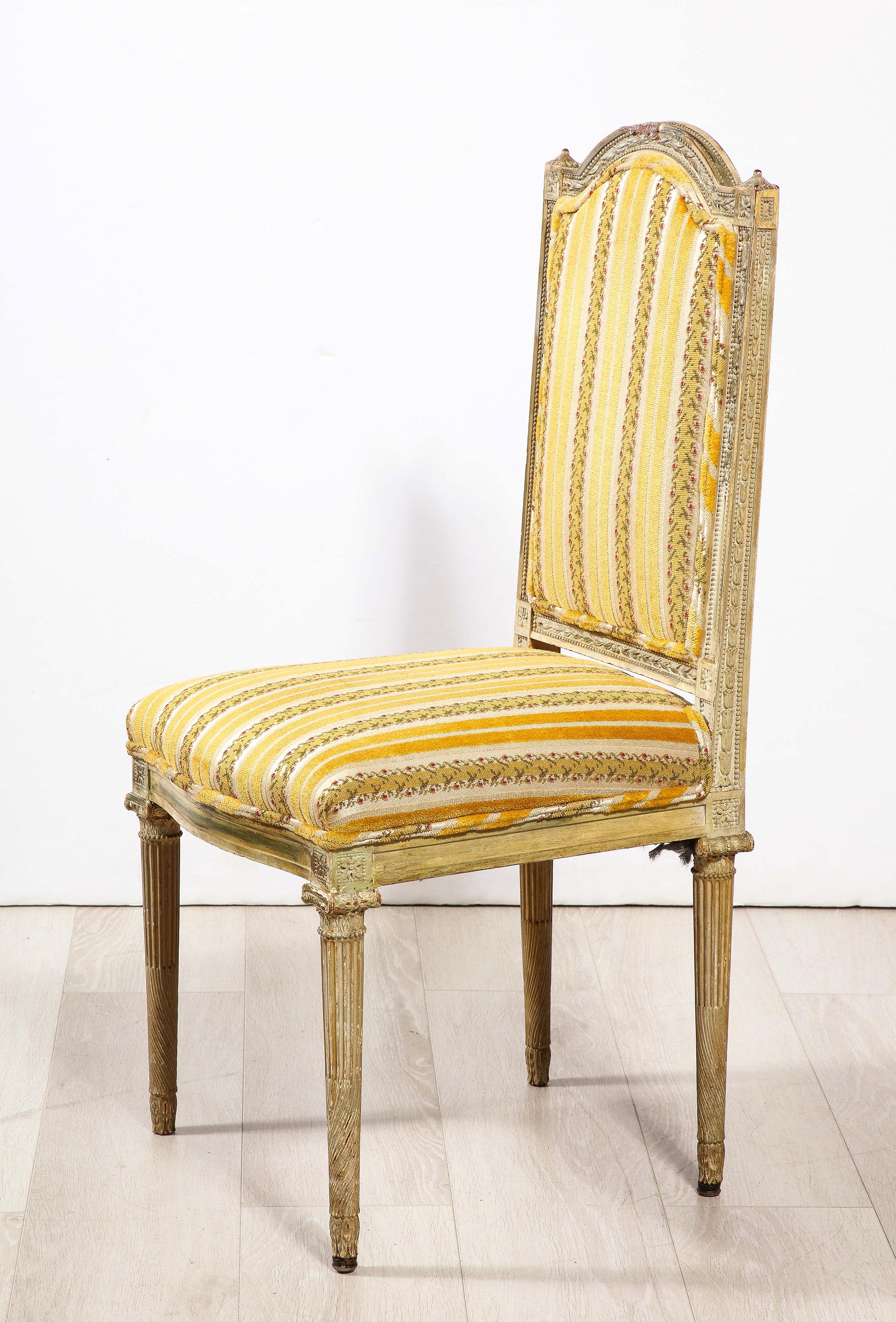 Paire de chaises d'appoint de style Louis XVI Bon état - En vente à New York, NY