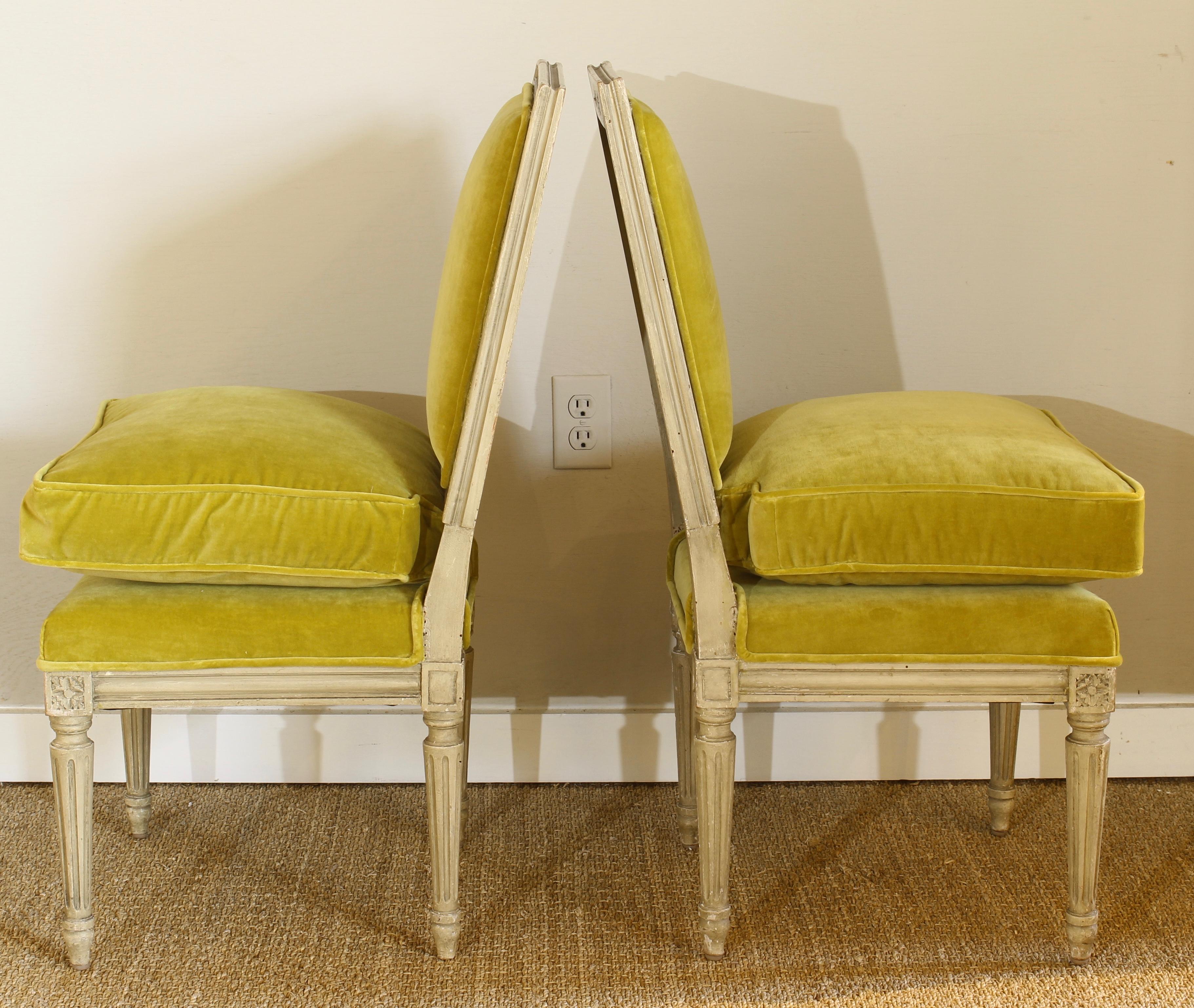 Pair of Louis XVI Style Slipper Chairs In Excellent Condition In Kilmarnock, VA