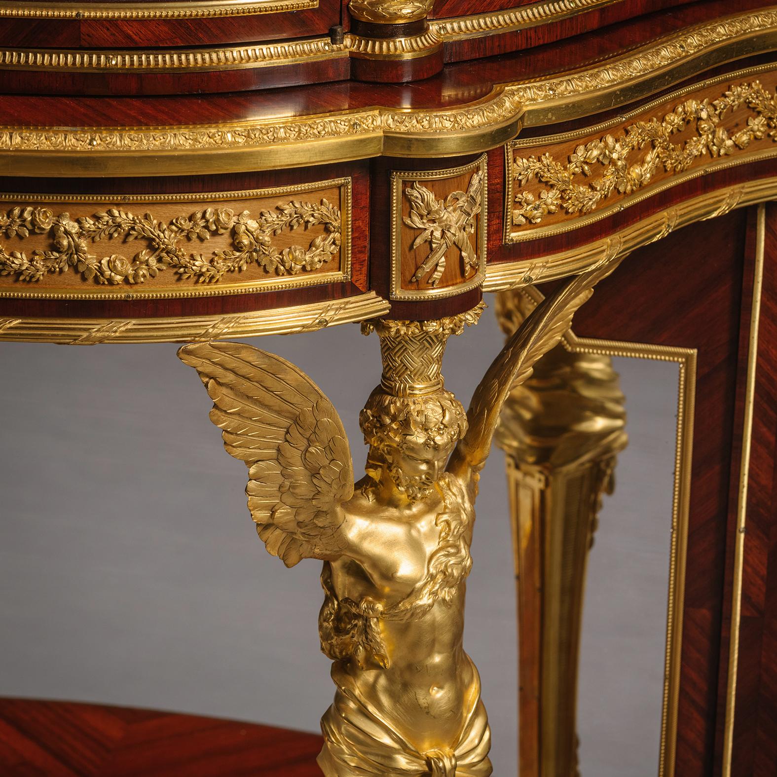 Coppia di armadi-vetrina in stile Luigi XVI, attribuiti a Henry Dasson in vendita 2