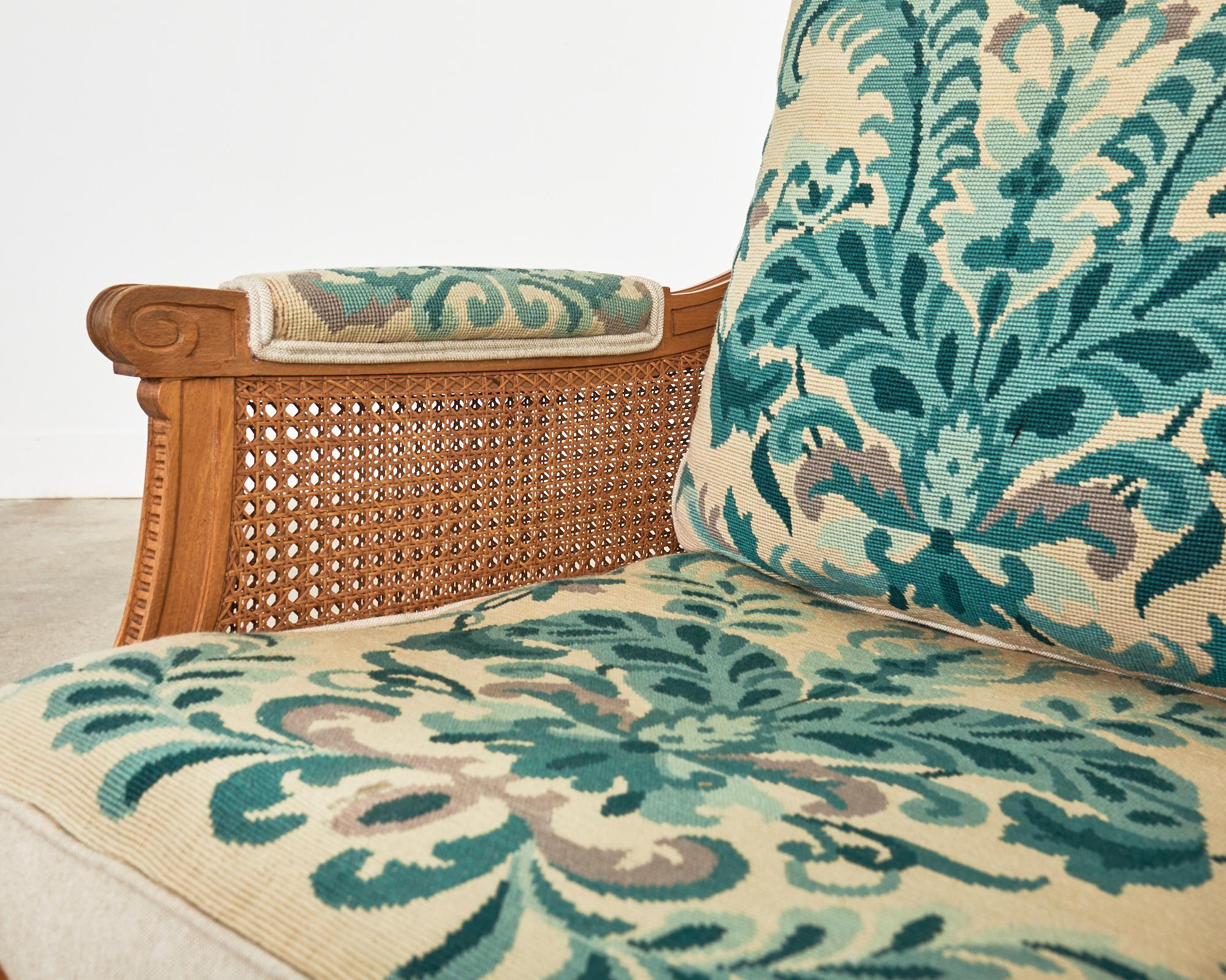 Paar Louis XVI Stil Nussbaum Caned Needlepoint Lounge Chairs im Angebot 10