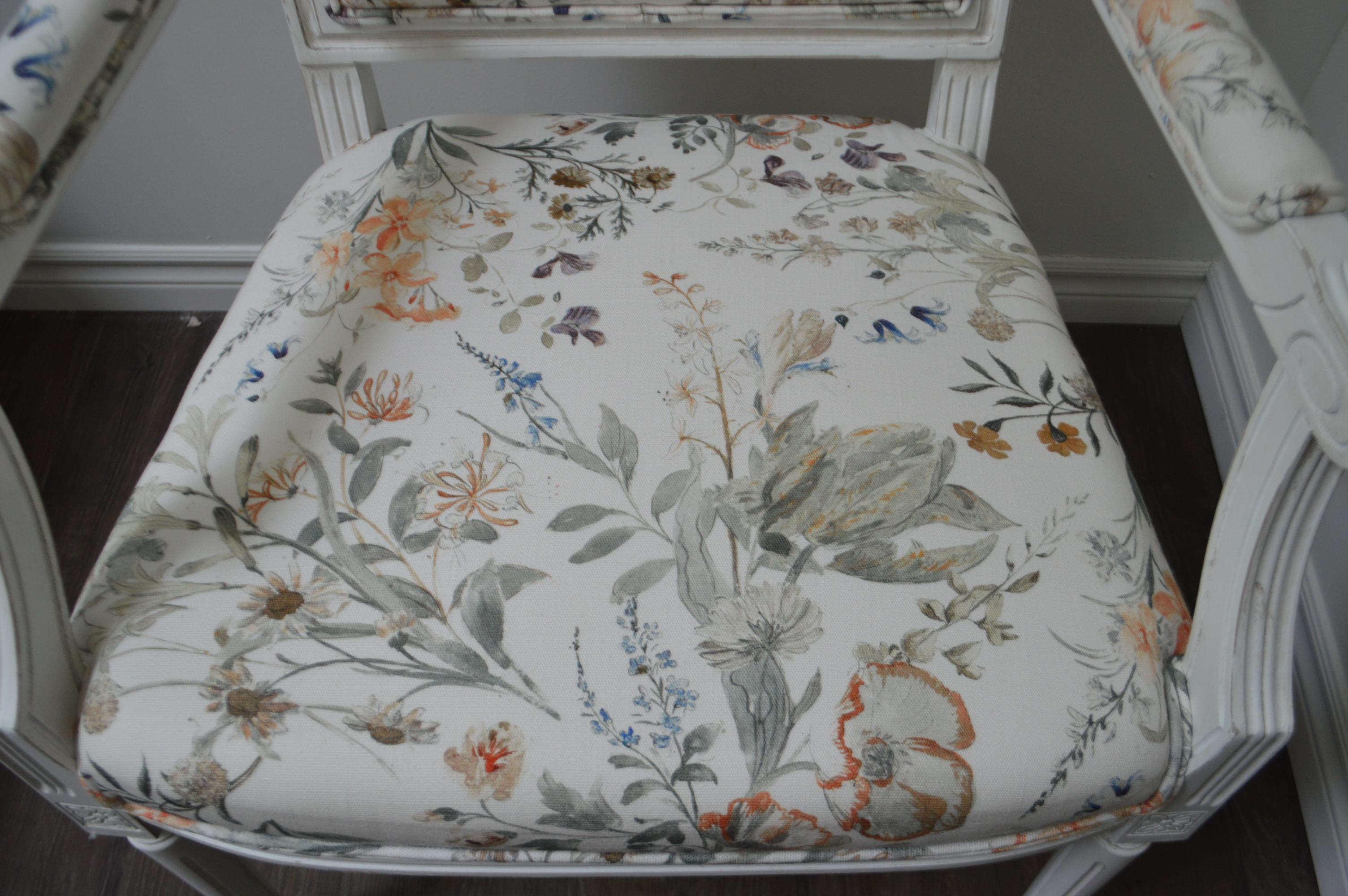 Contemporary Pair of Louis XVI Style White Painted Armchairs, Upholstered with a Print Fabric For Sale