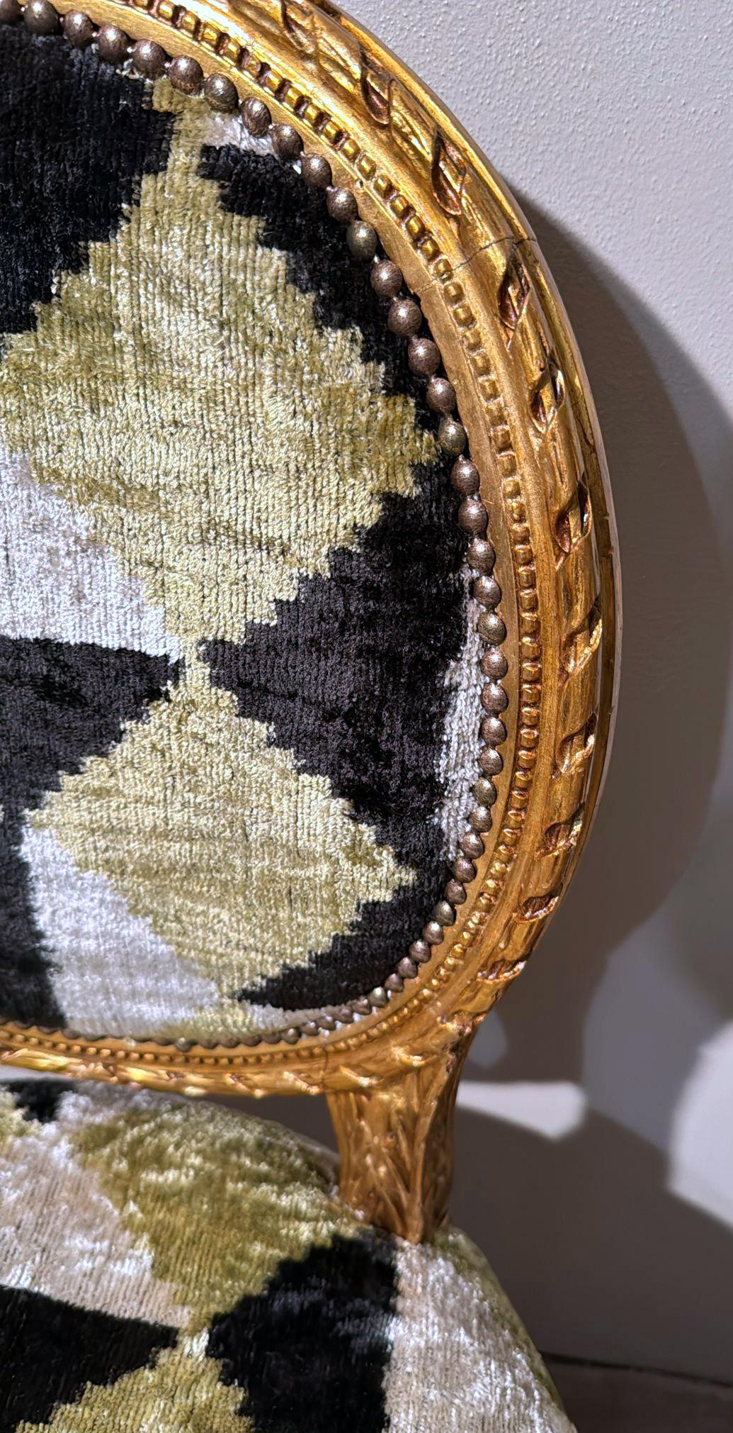 Pair Of Louis XVI-Style Wooden Chairs Gold Leaf Finish And Ikat Silk Velvet For Sale 11