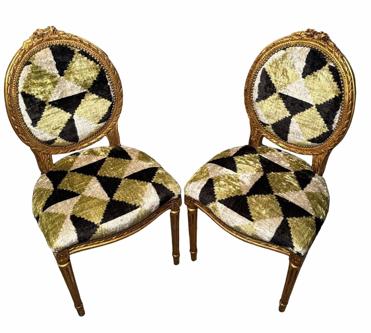 French Pair Of Louis XVI-Style Wooden Chairs Gold Leaf Finish And Ikat Silk Velvet For Sale