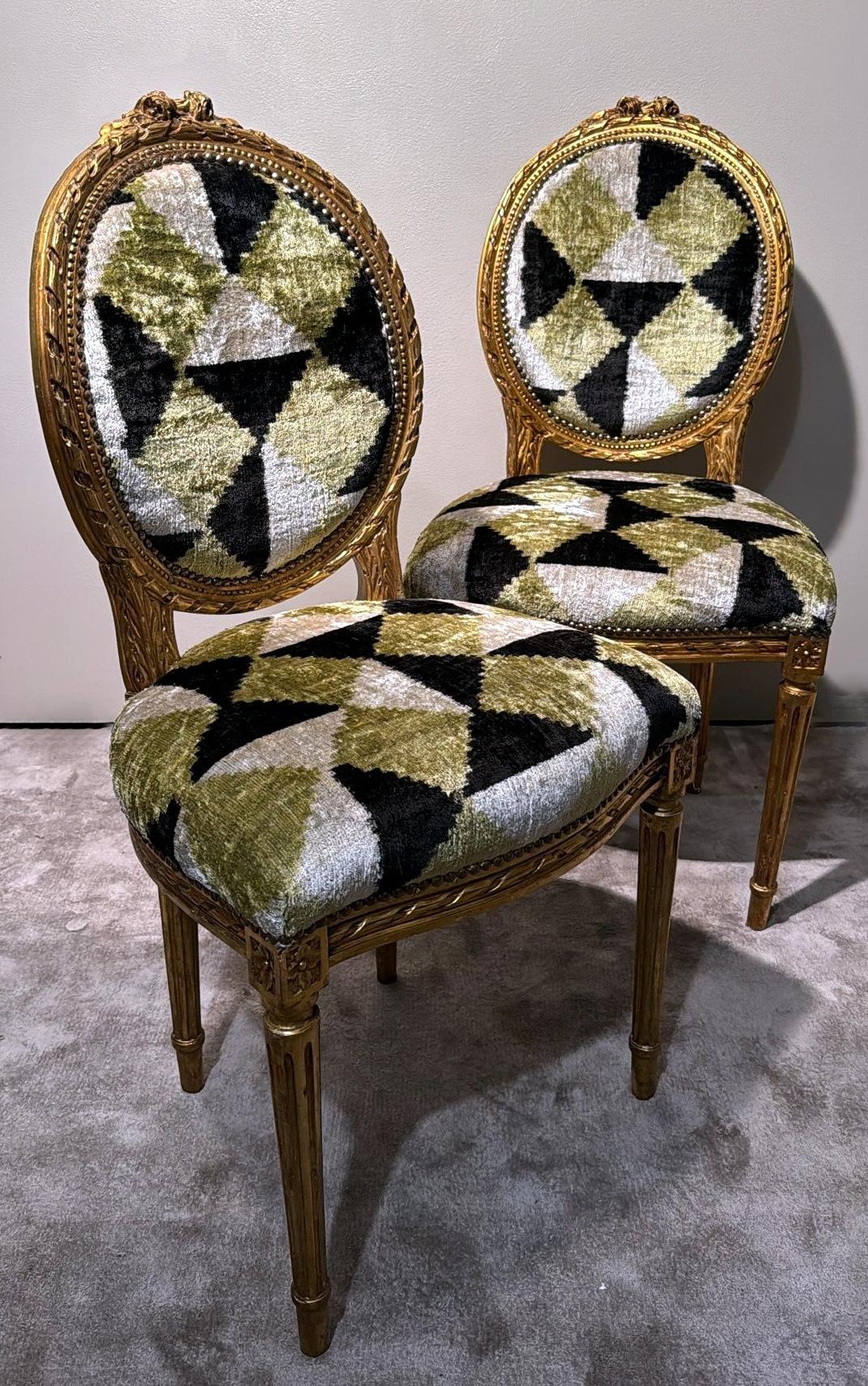 Pair Of Louis XVI-Style Wooden Chairs Gold Leaf Finish And Ikat Silk Velvet For Sale 1