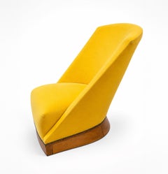 Coppia di poltrone moderniste “Primavera” di Sognot, in legno e “Louis Yellow”, Francia, 1927