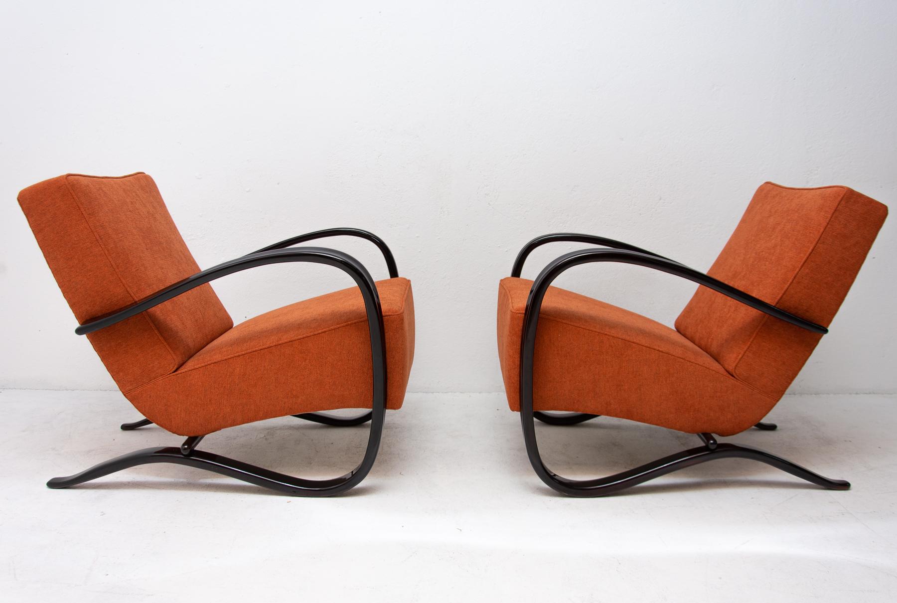 Pair of Lounge Armchairs H-269 by Jindřich Halabala for UP Závody, 1930s In Excellent Condition In Prague 8, CZ