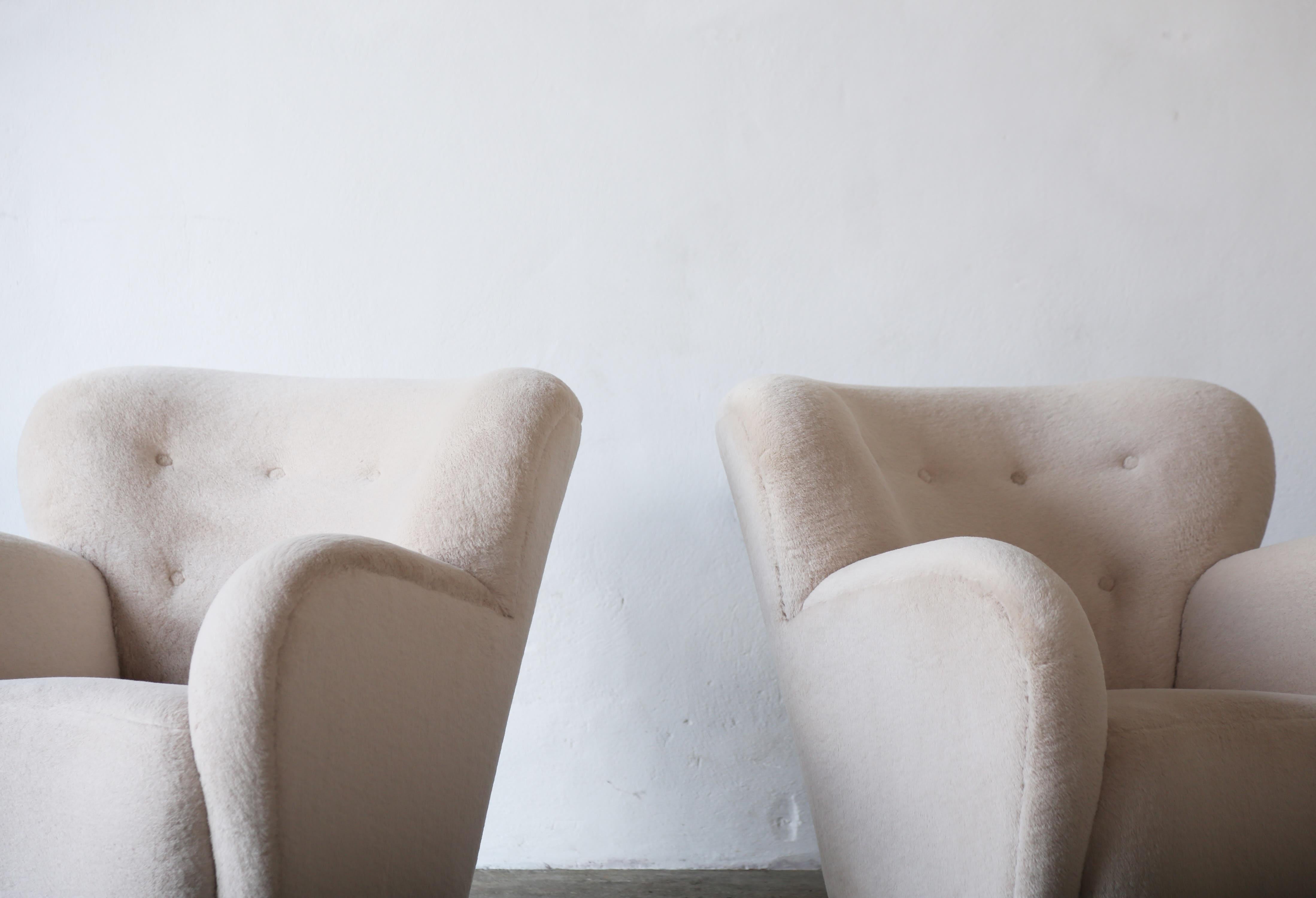 Paar Loungesessel, gepolstert mit reinem Alpaka im Zustand „Gut“ im Angebot in LEWES, GB
