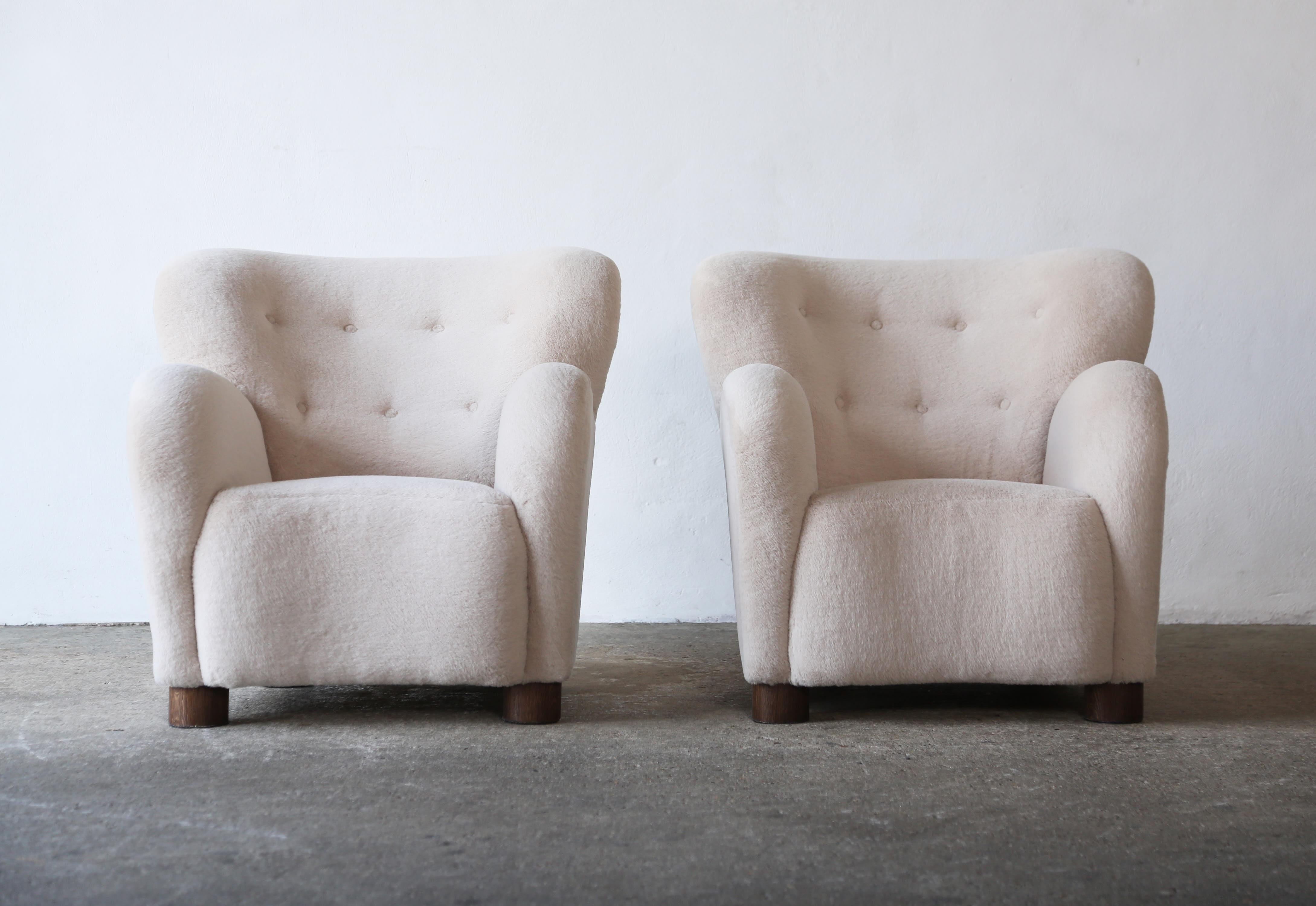 Paar Loungesessel, gepolstert mit reinem Alpaka im Angebot 1