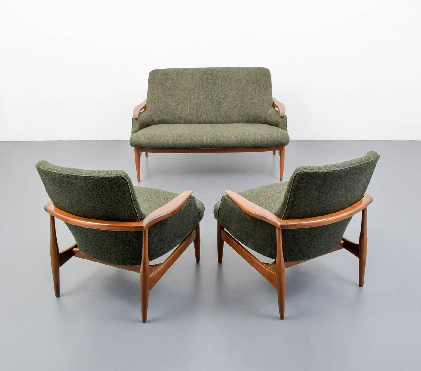 Pair of Lounge Chairs in the Manner of Finn Juhl 3