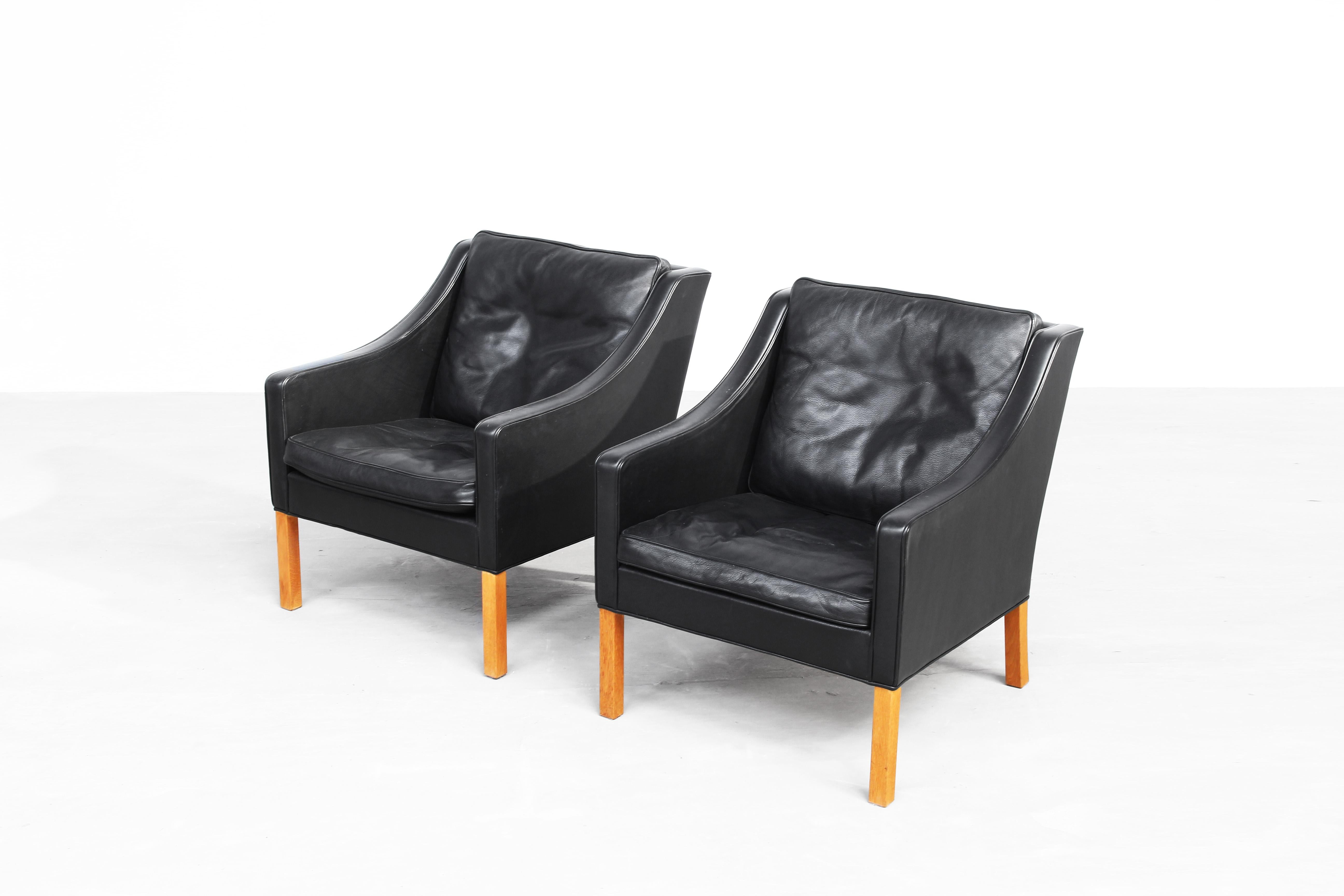Pair of Lounge Chairs 2207 by Børge Mogensen for Fredericia Stolefabrik 1