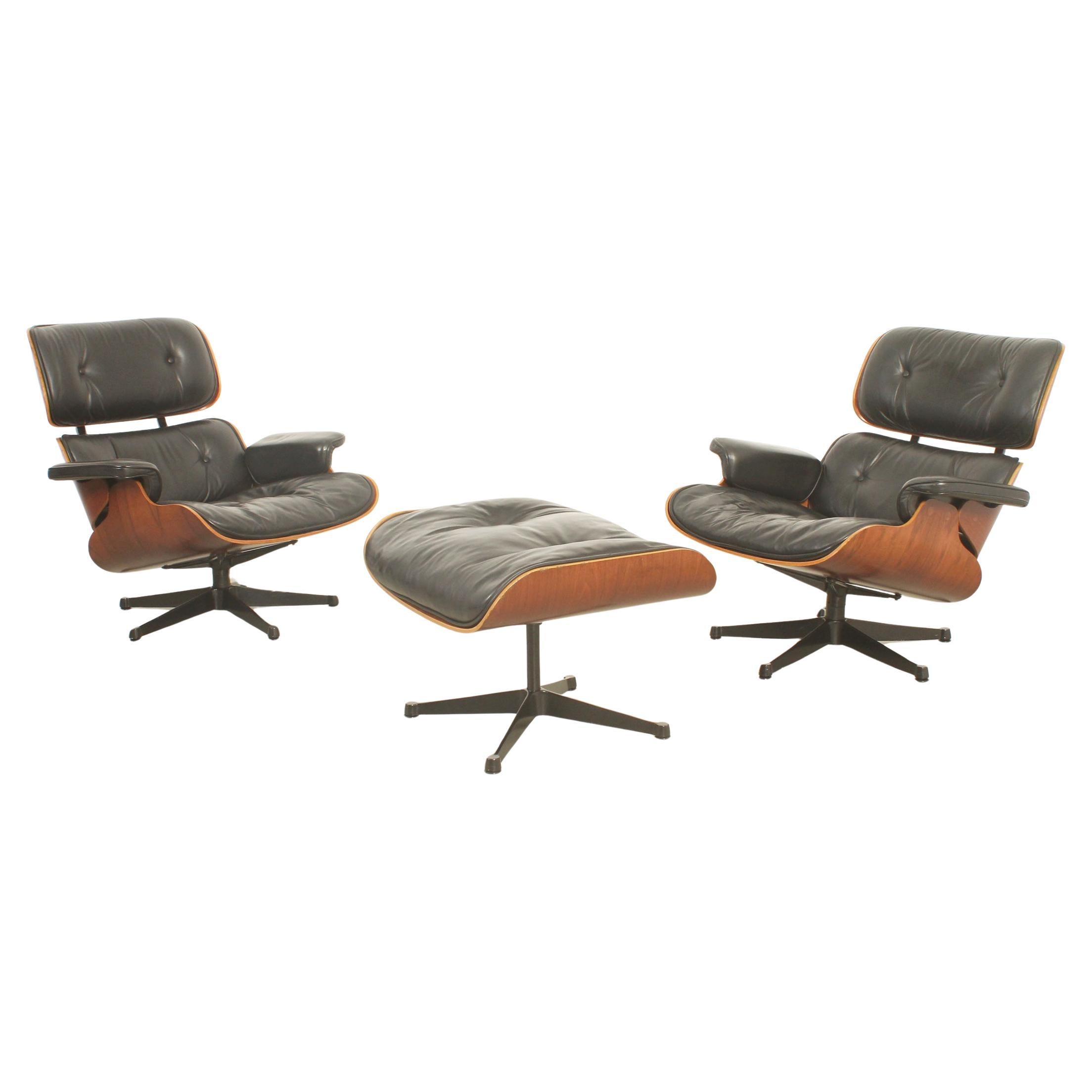 Pair of Lounge Chairs and Ottoman by Charles and Ray Eames en vente