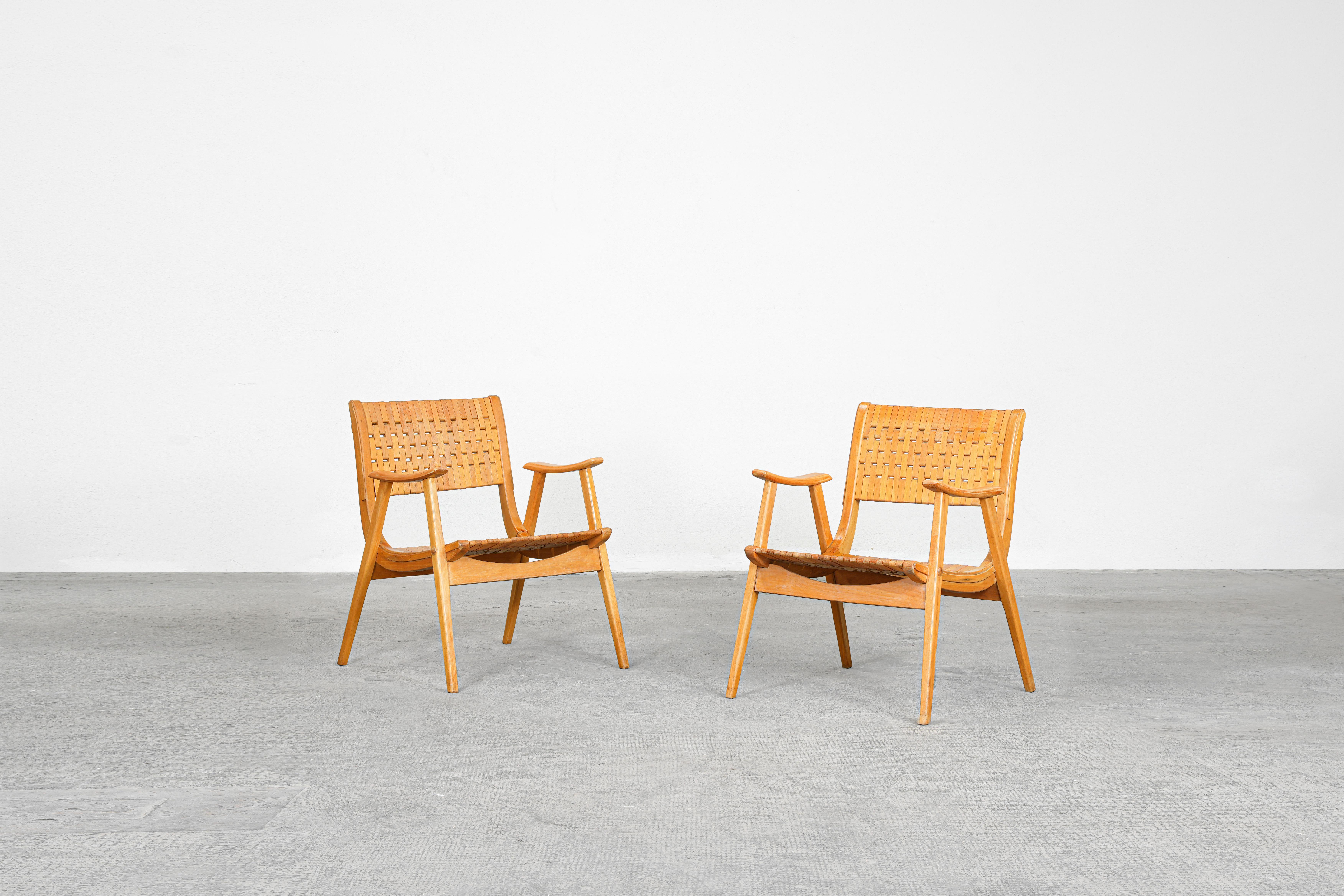 Pair of armchairs designed by Erich Dieckmann and produced by Gelenka, Germany, 1930s

This pair of German Bauhaus armchairs was designed by Erich Dieckmann in the 1930s. The chairs feature strong, clear lines. The armrests are slightly tilted which