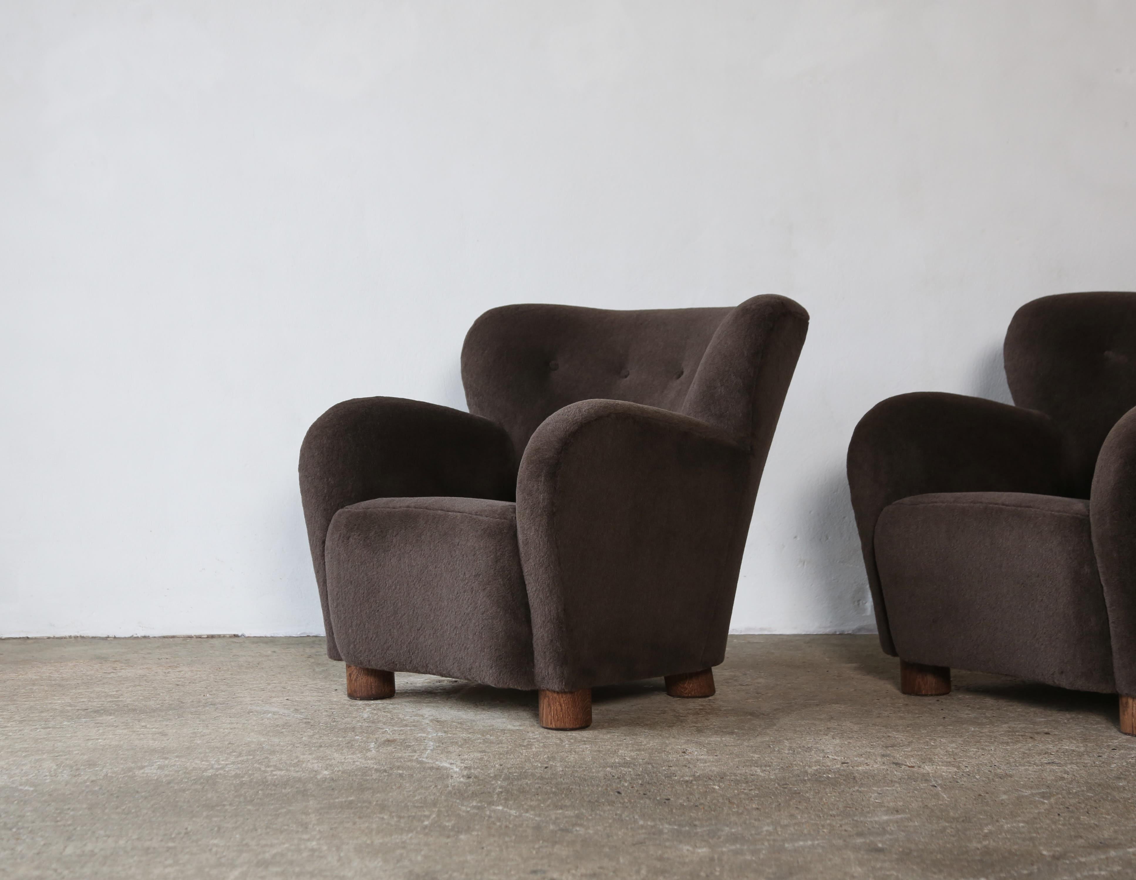 Pair of Lounge Chairs / Armchairs, Upholstered in Pure Alpaca For Sale 5